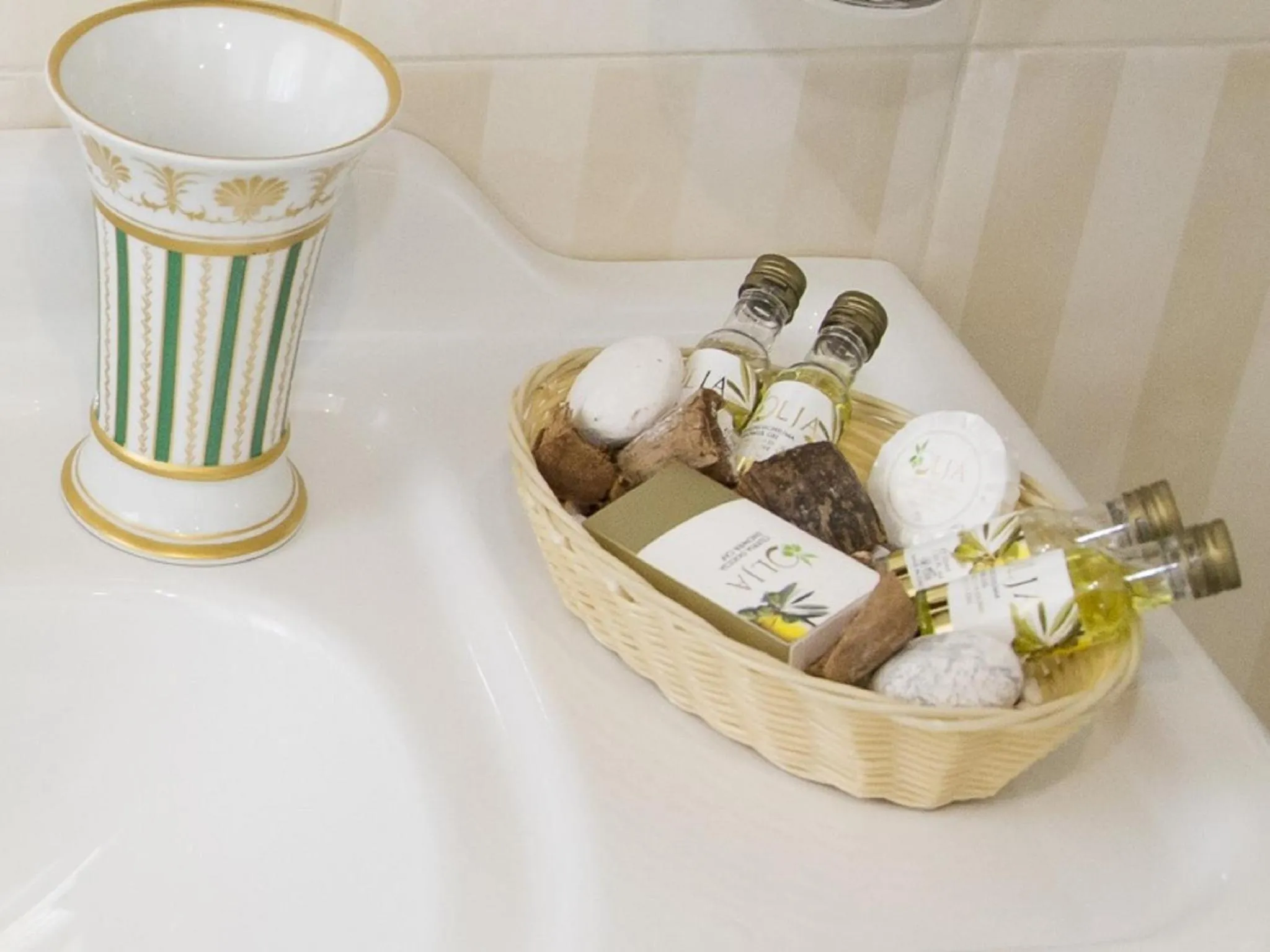 Decorative detail in Palazzo Toraldo di Francia