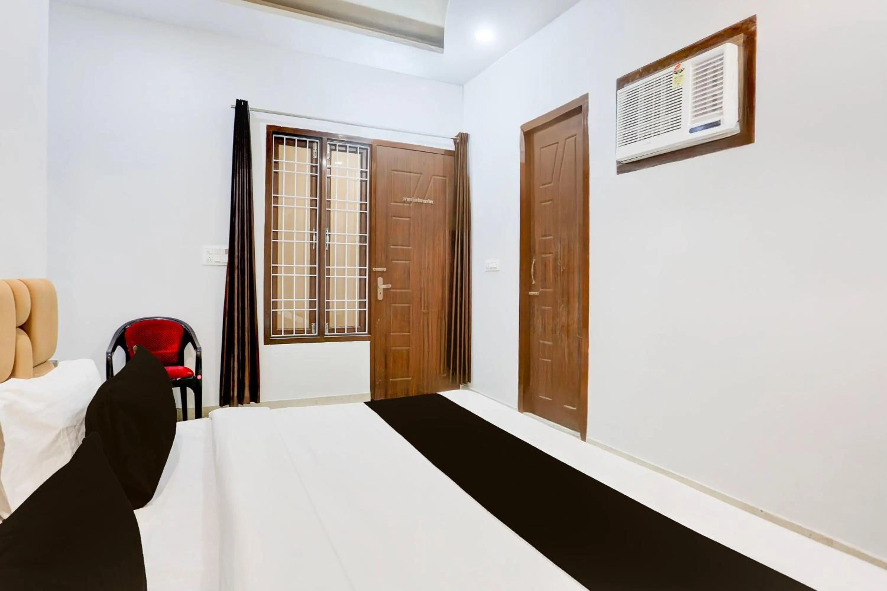 Bedroom, Bed in Super Hotel O Bareilly Near Satellite Bus Stand