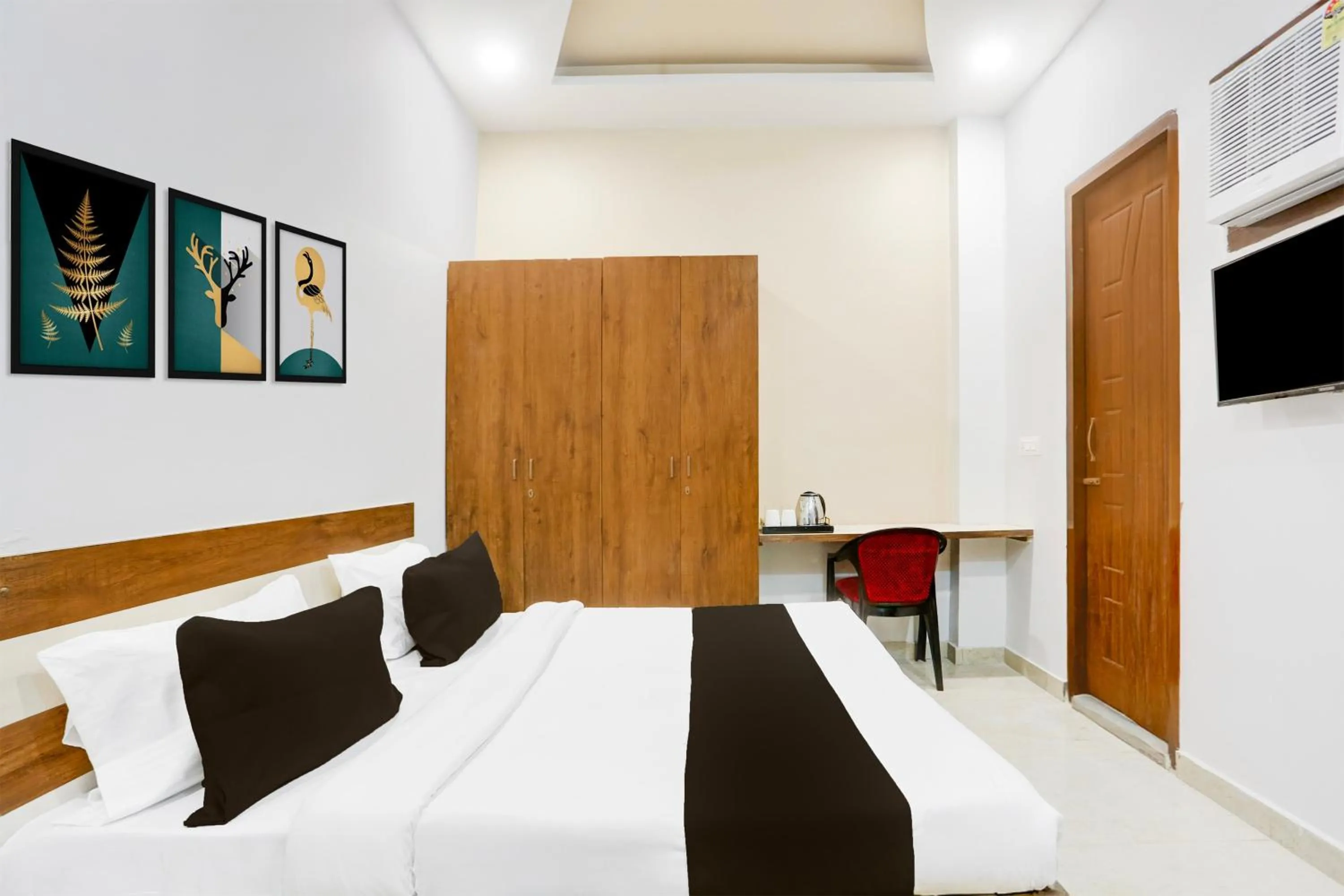 Bedroom, Bed in Super Hotel O Bareilly Near Satellite Bus Stand
