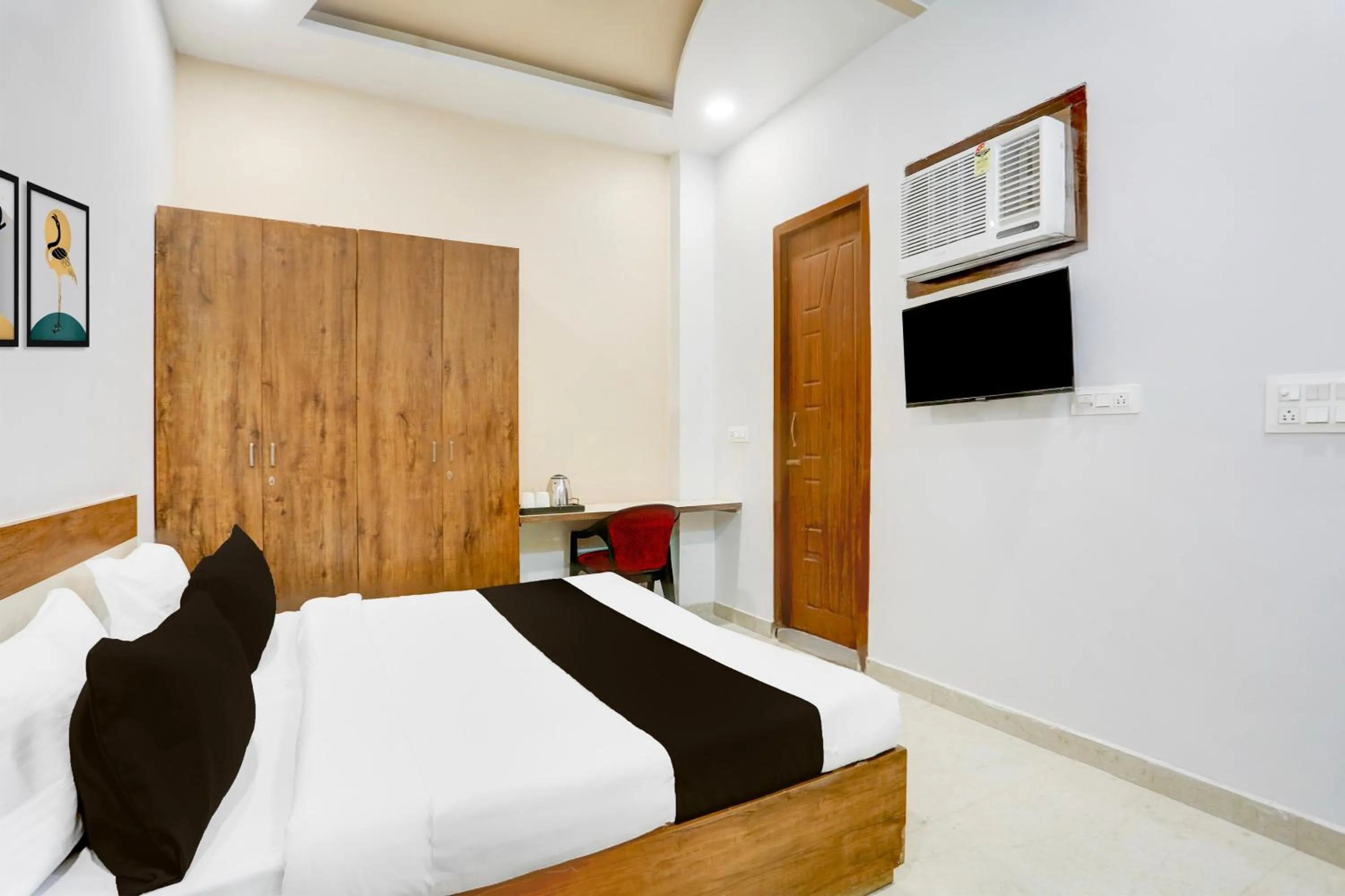Bedroom, Bed in Super Hotel O Bareilly Near Satellite Bus Stand