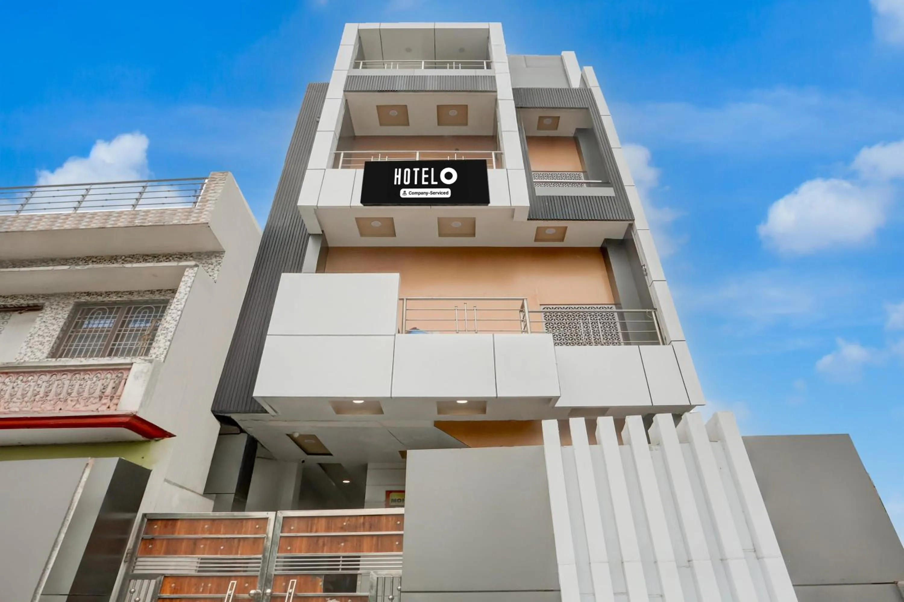 Facade/entrance in Super Hotel O Bareilly Near Satellite Bus Stand