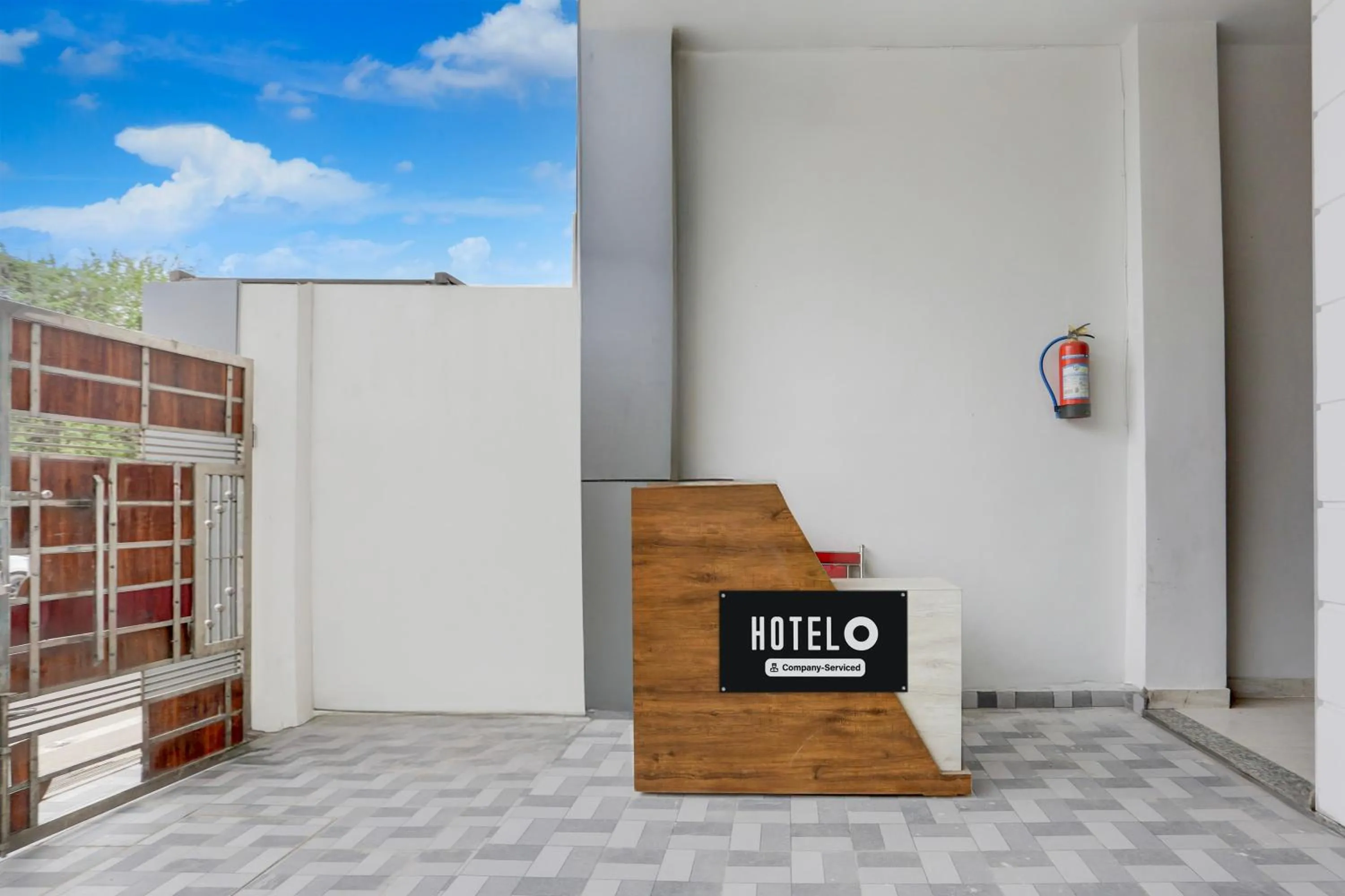 Lobby or reception in Super Hotel O Bareilly Near Satellite Bus Stand
