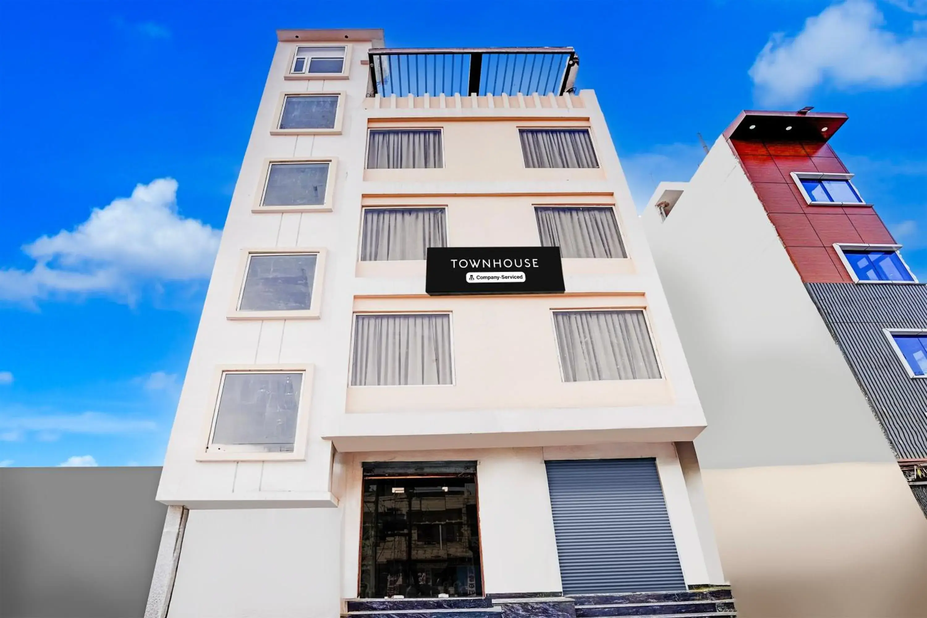 Super Townhouse Lahartara Railway Bridge Near Bus Stop Super Townhouse Lahartara Railway Bridge Near Bus Stop
