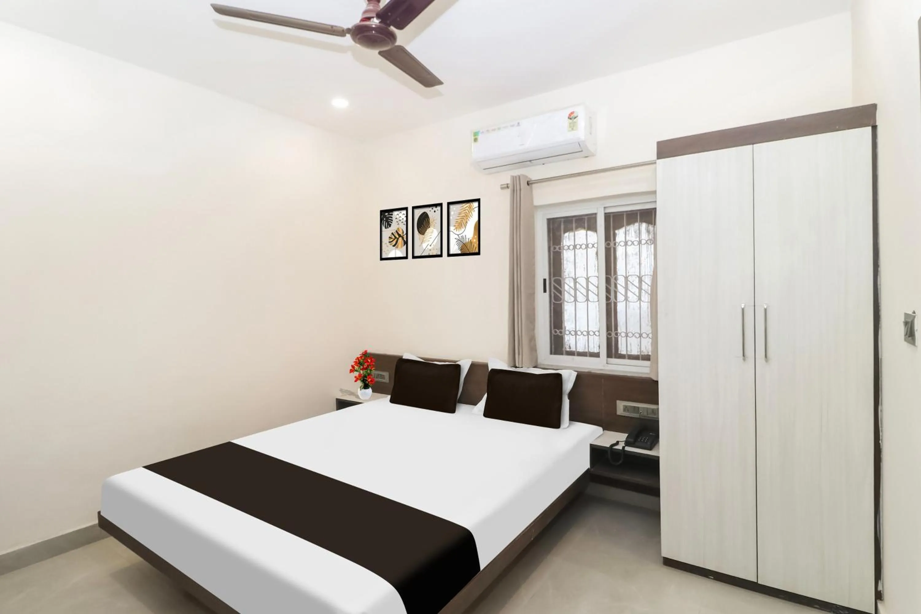 Bedroom, Bed in Super Collection O Ranchi Station Road Near Gurudwara Formerly Hotel Galaxy