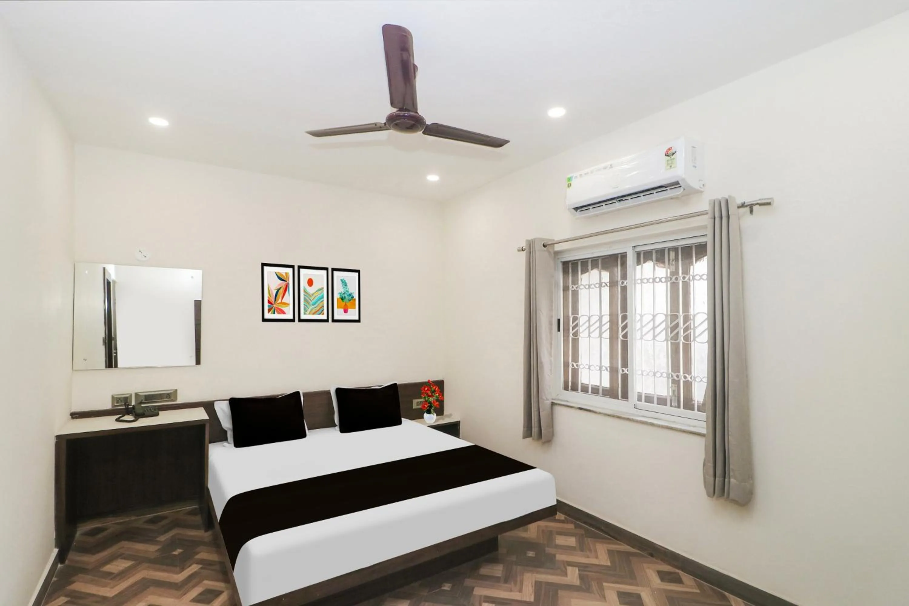Bedroom, Bed in Super Collection O Ranchi Station Road Near Gurudwara Formerly Hotel Galaxy