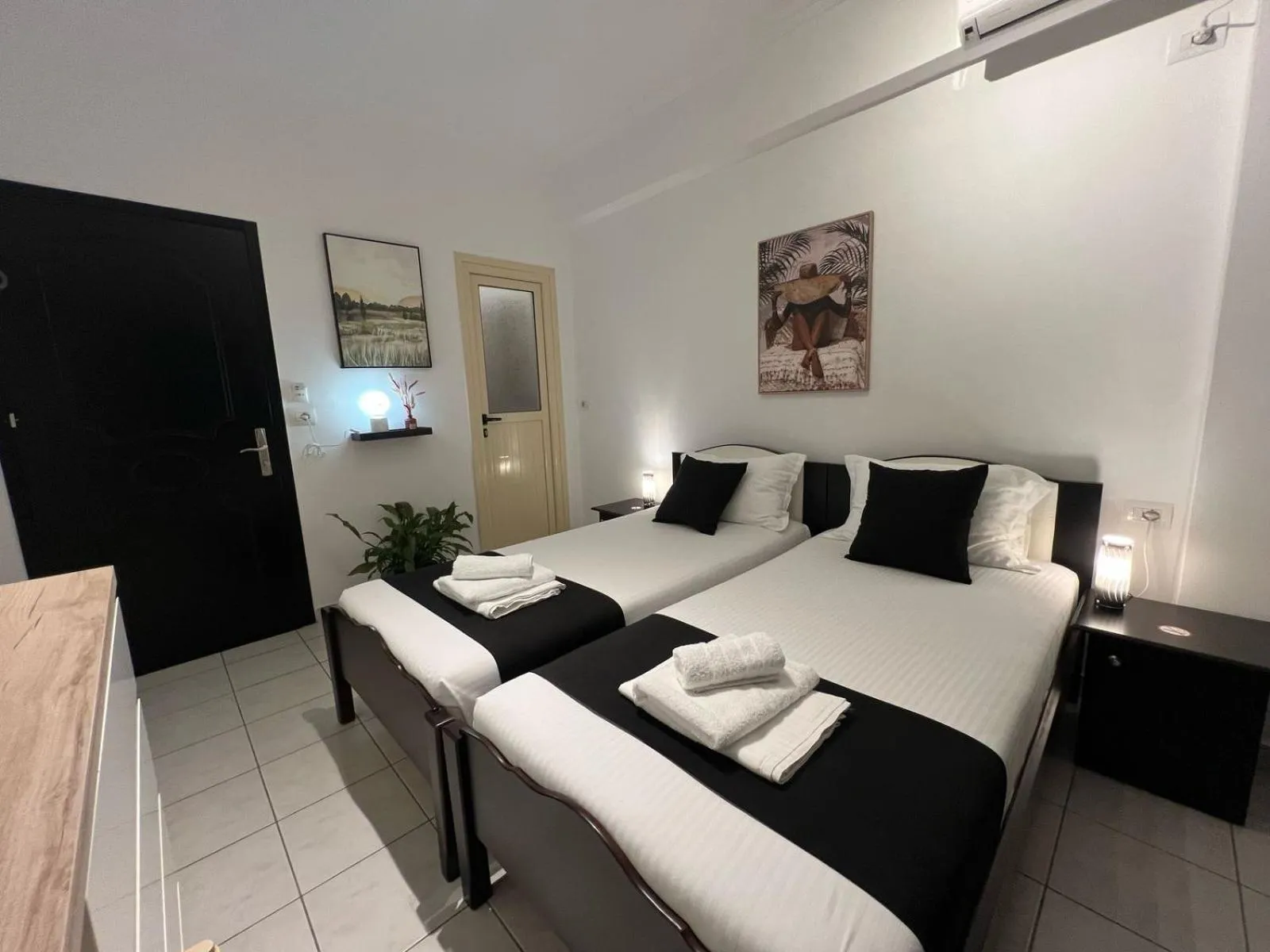 Jericho rooms