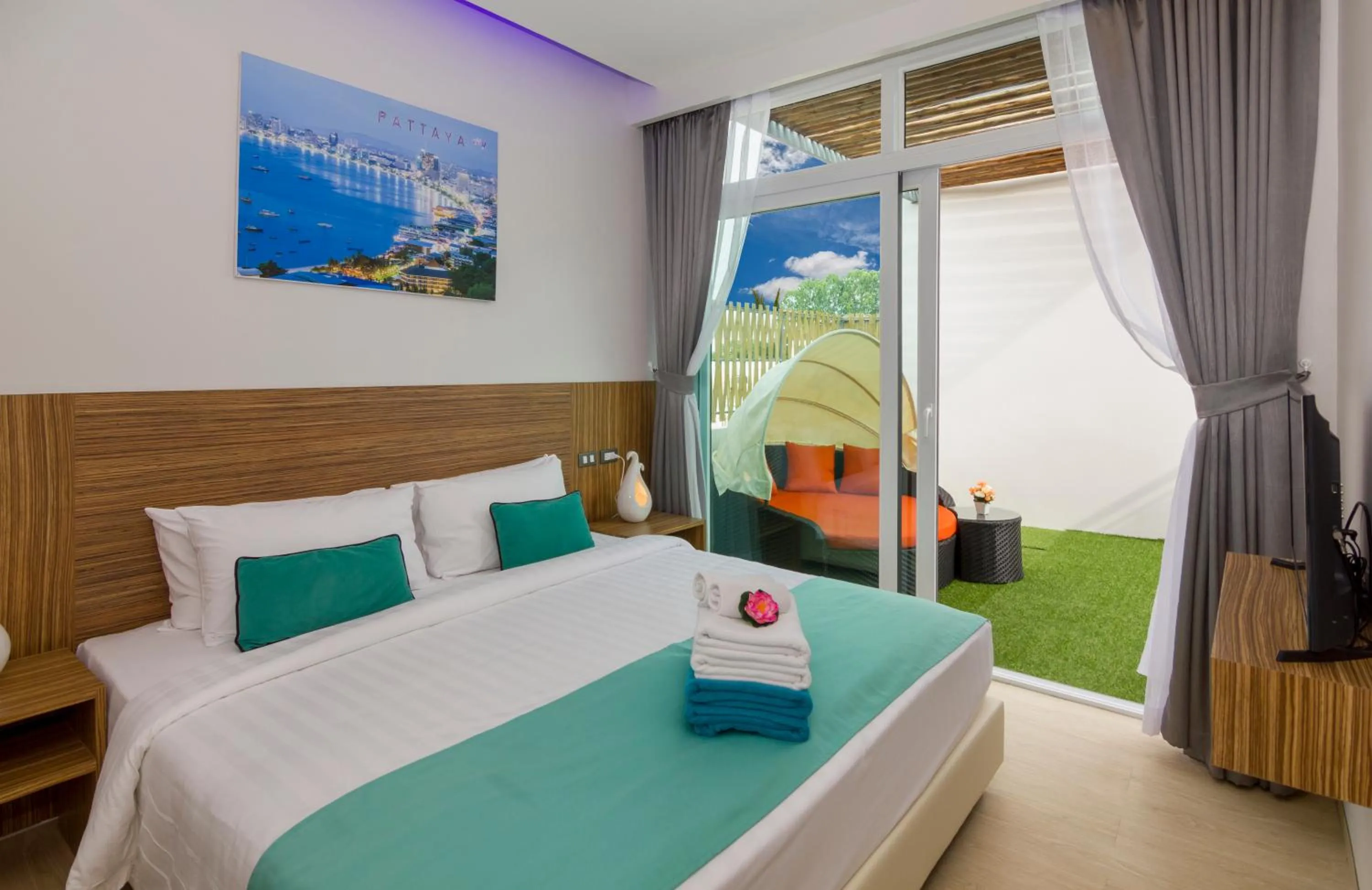 Bedroom, Bed in Tropicana Pool Villa