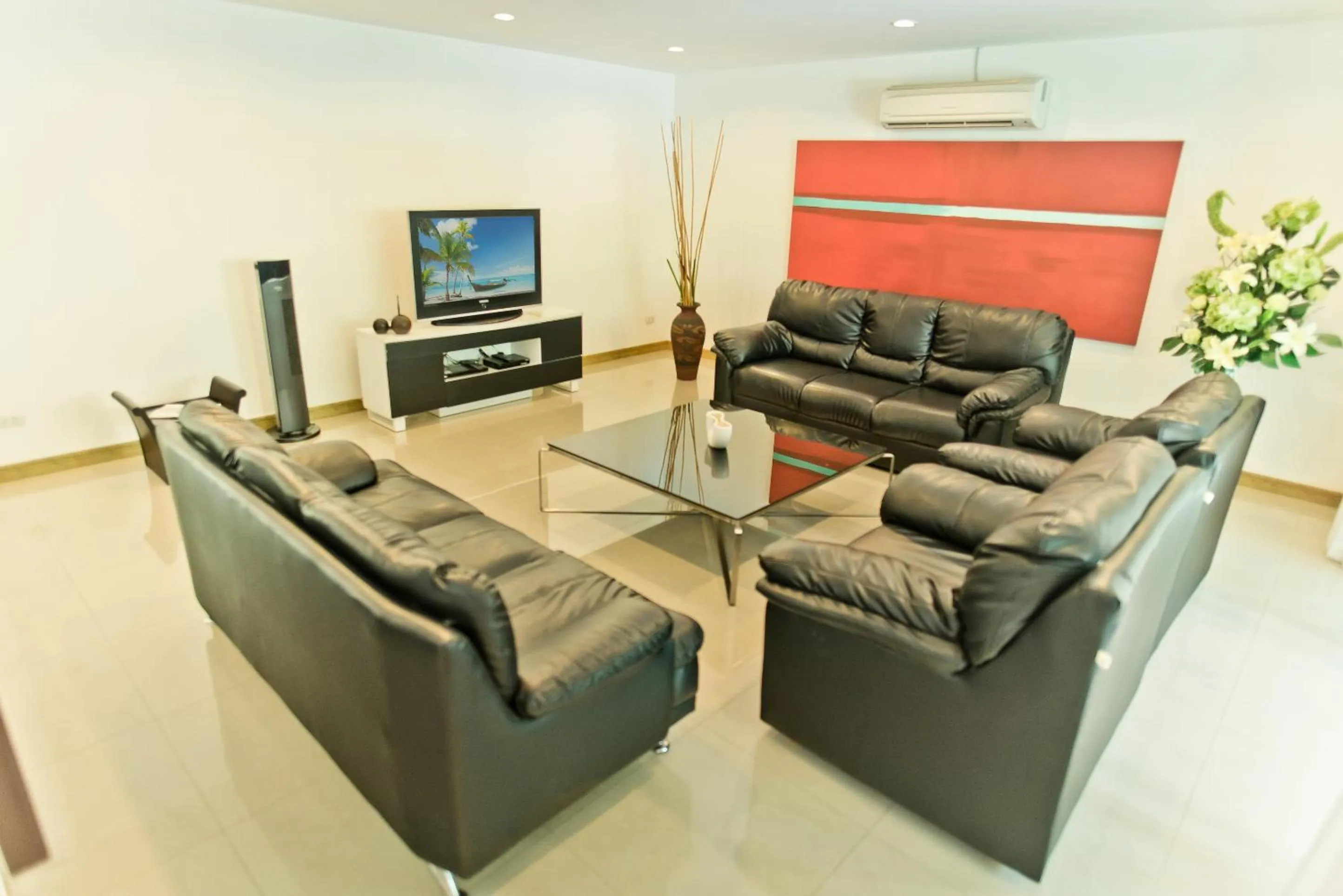 TV and multimedia in Tropicana Pool Villa