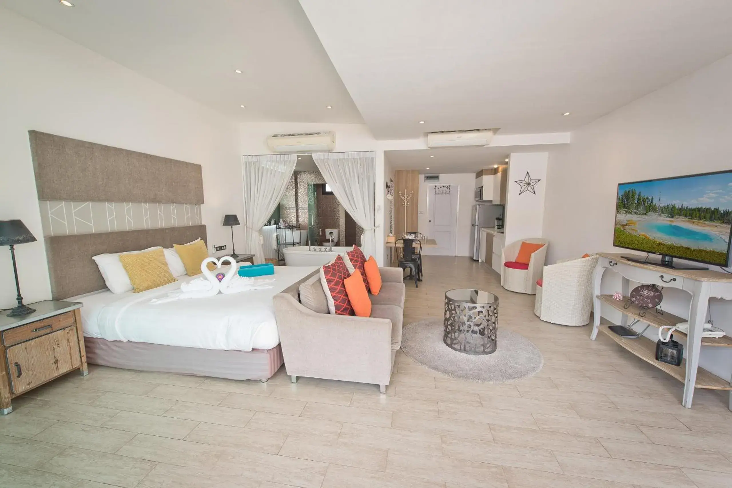 Deluxe Villa in Tropicana Pool Villa Deluxe Villa in Tropicana Pool Villa