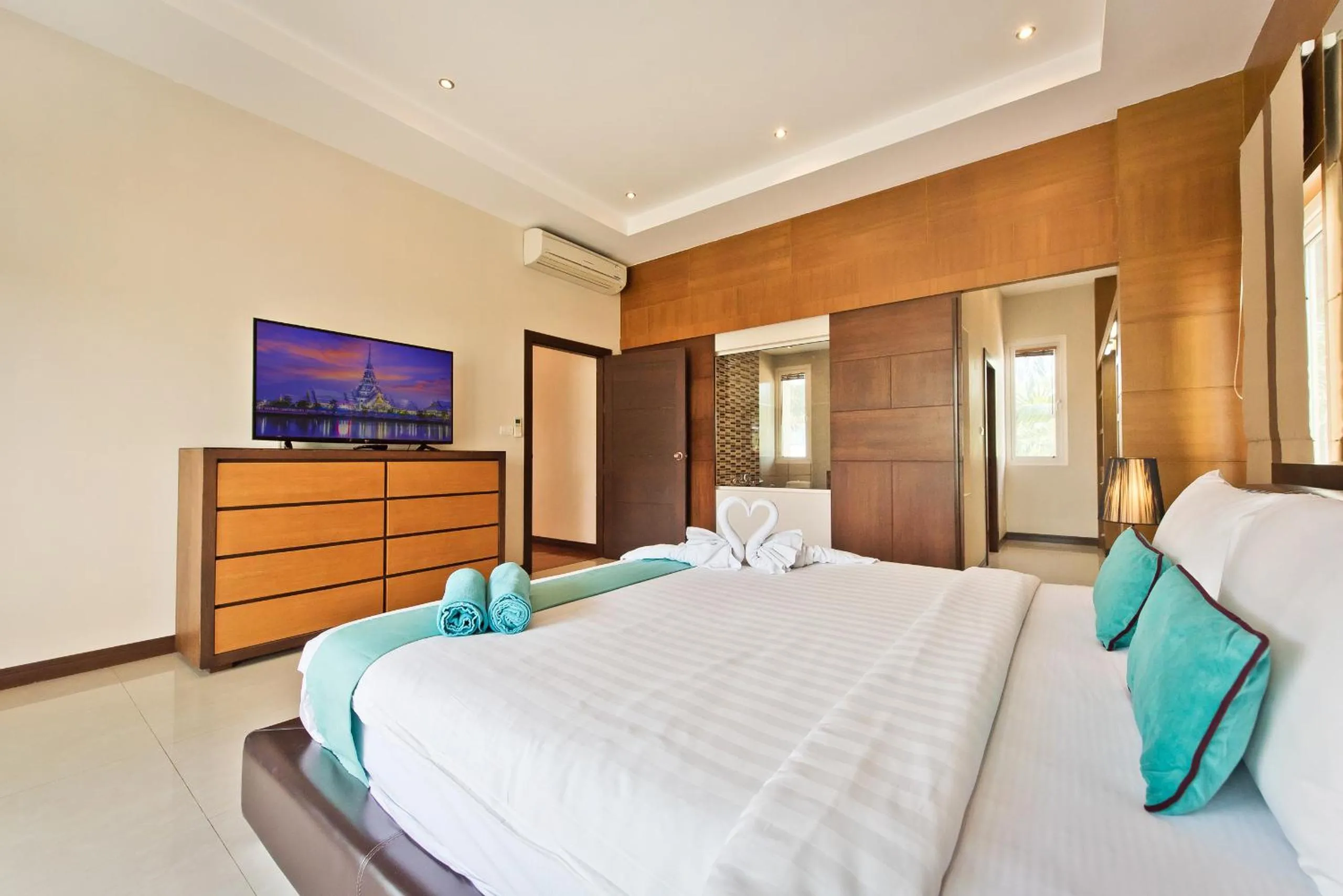 TV and multimedia, Bed in Tropicana Pool Villa