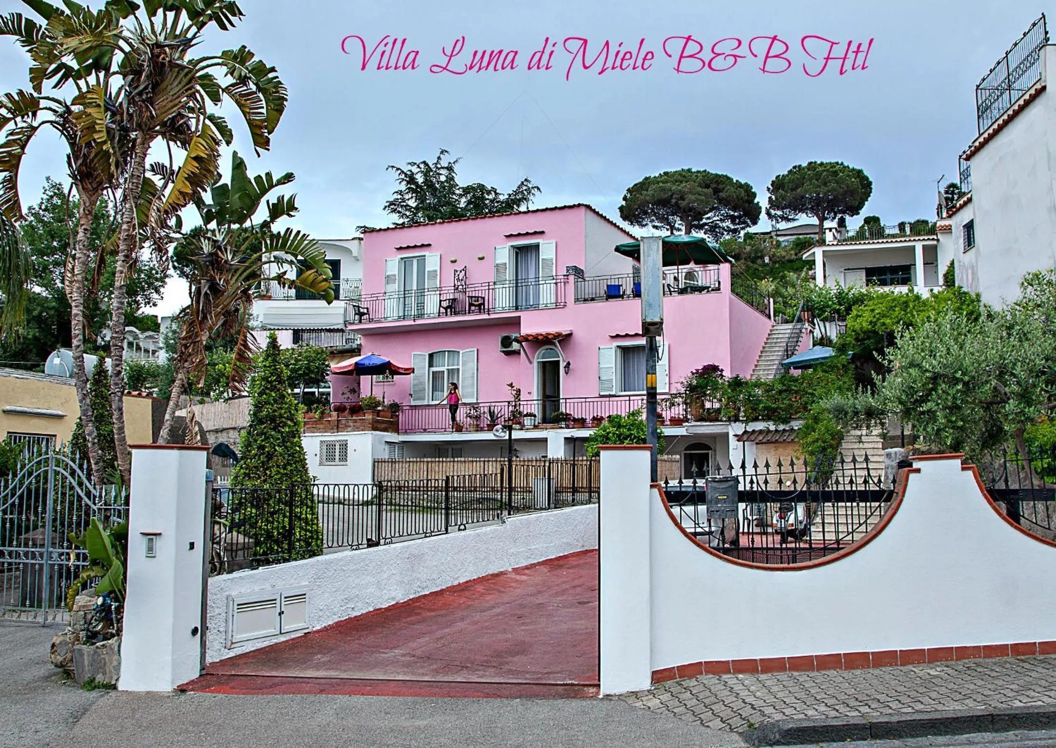 Facade/entrance in Villa Luna di Miele