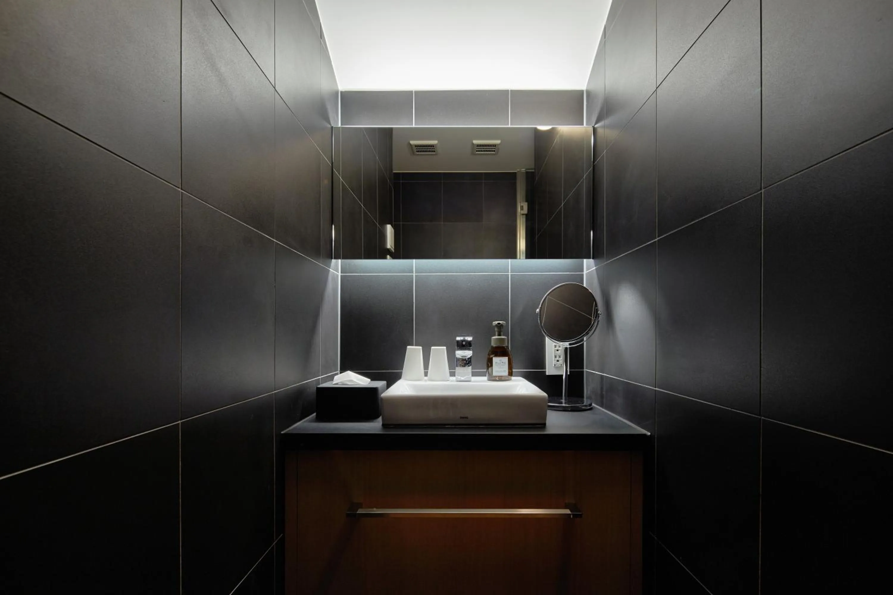 Bathroom in Enso Machiya