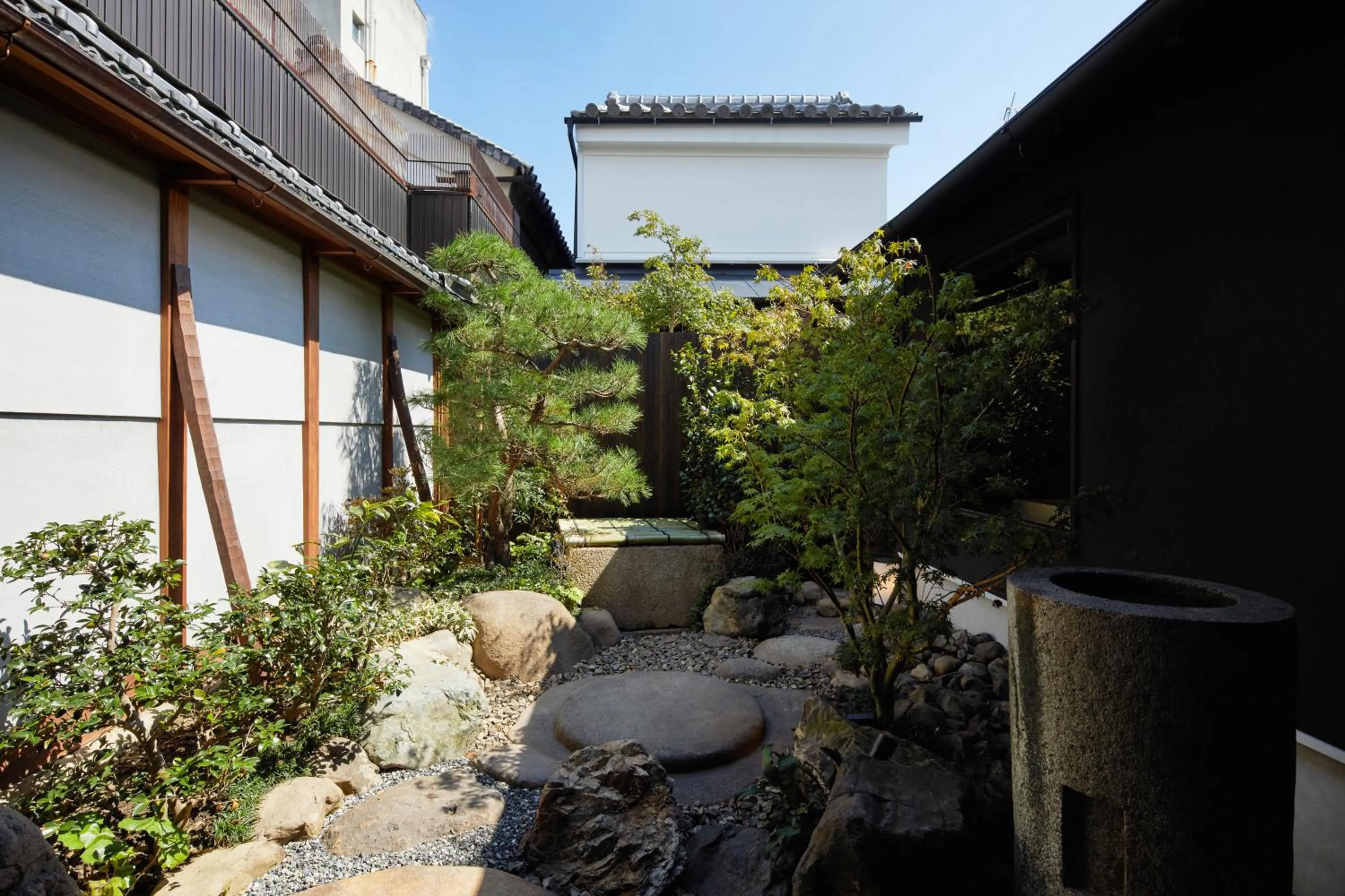 Garden in Enso Machiya