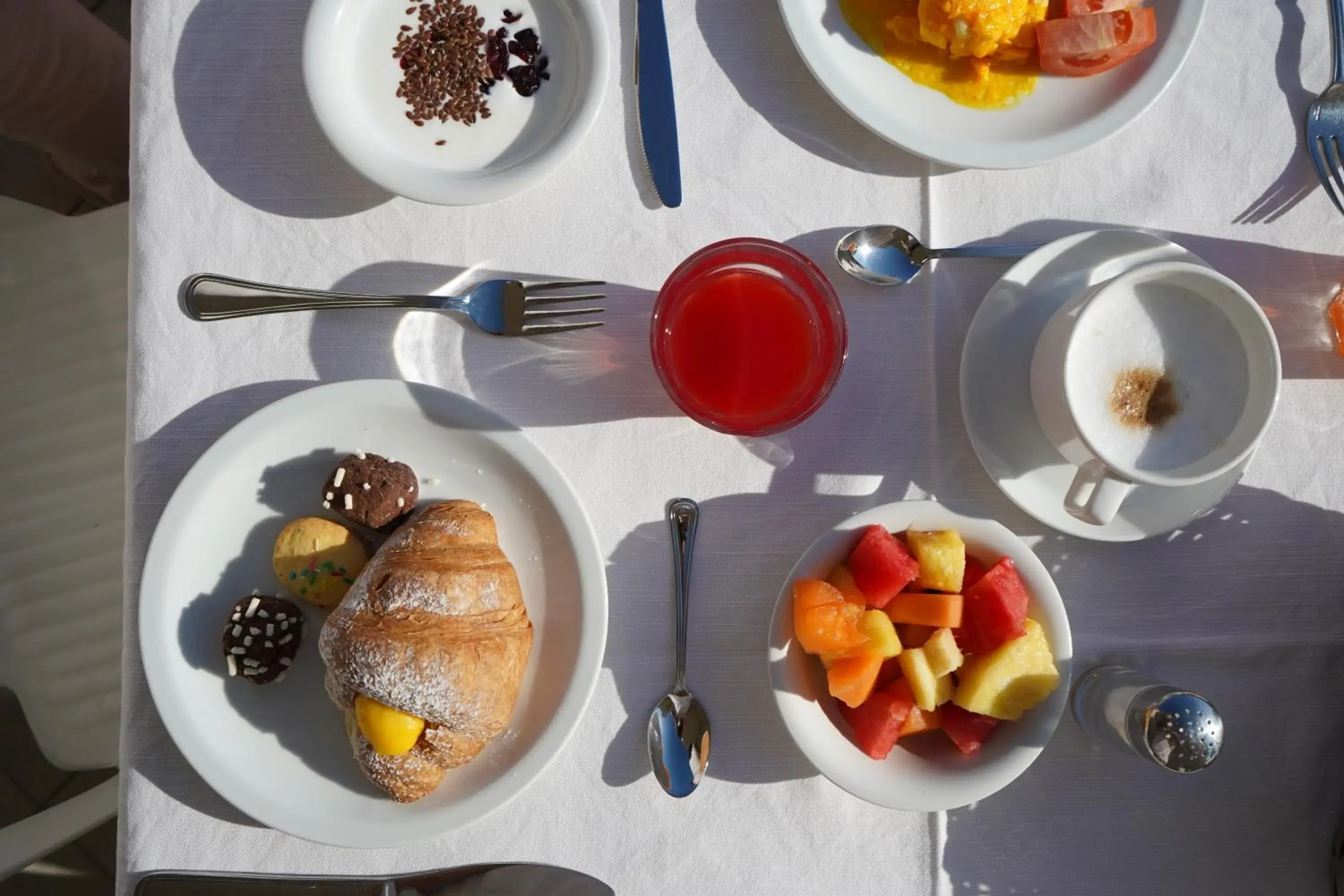 Breakfast in Hotel Life