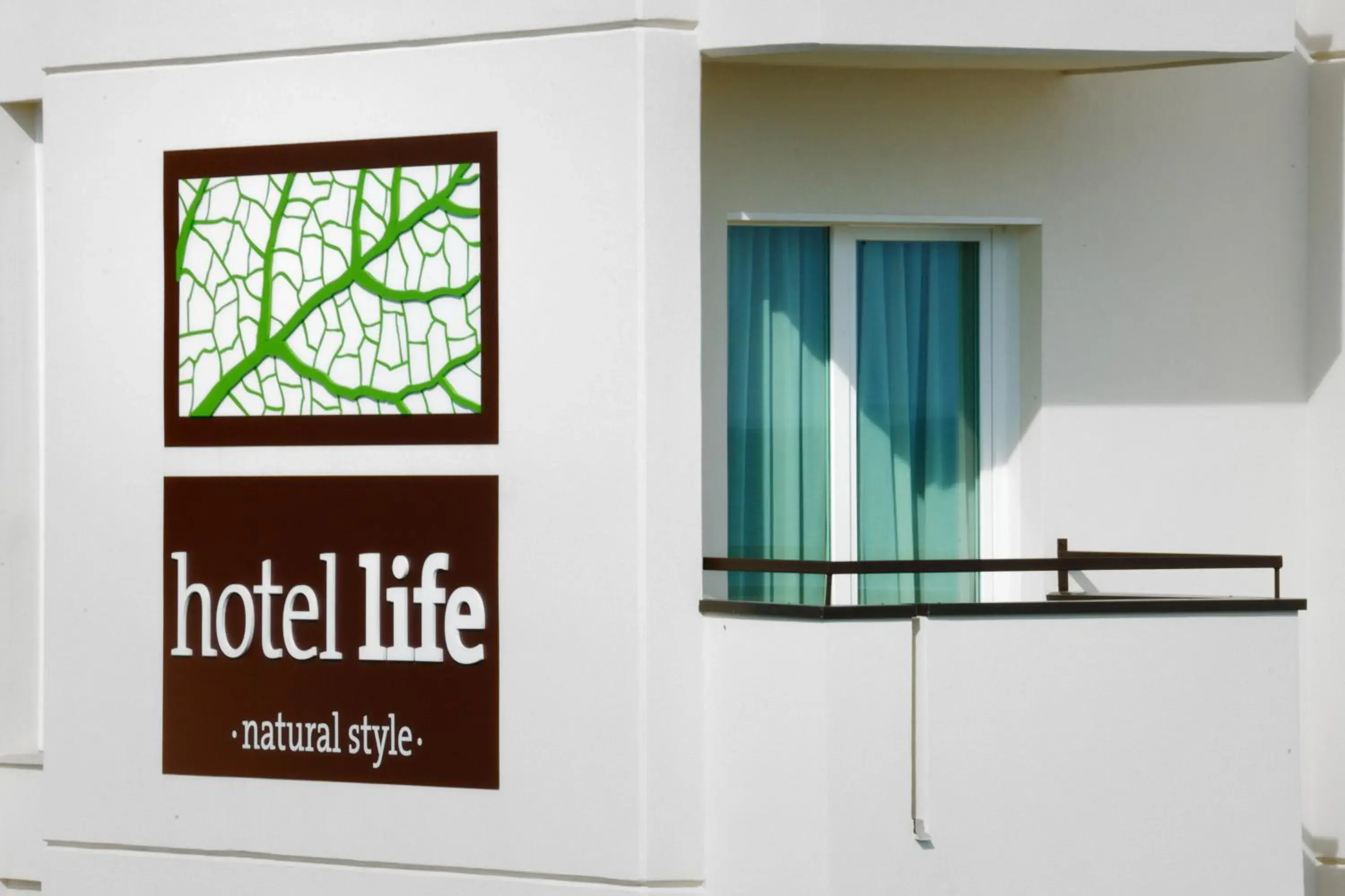 Balcony/Terrace, Property Logo/Sign in Hotel Life
