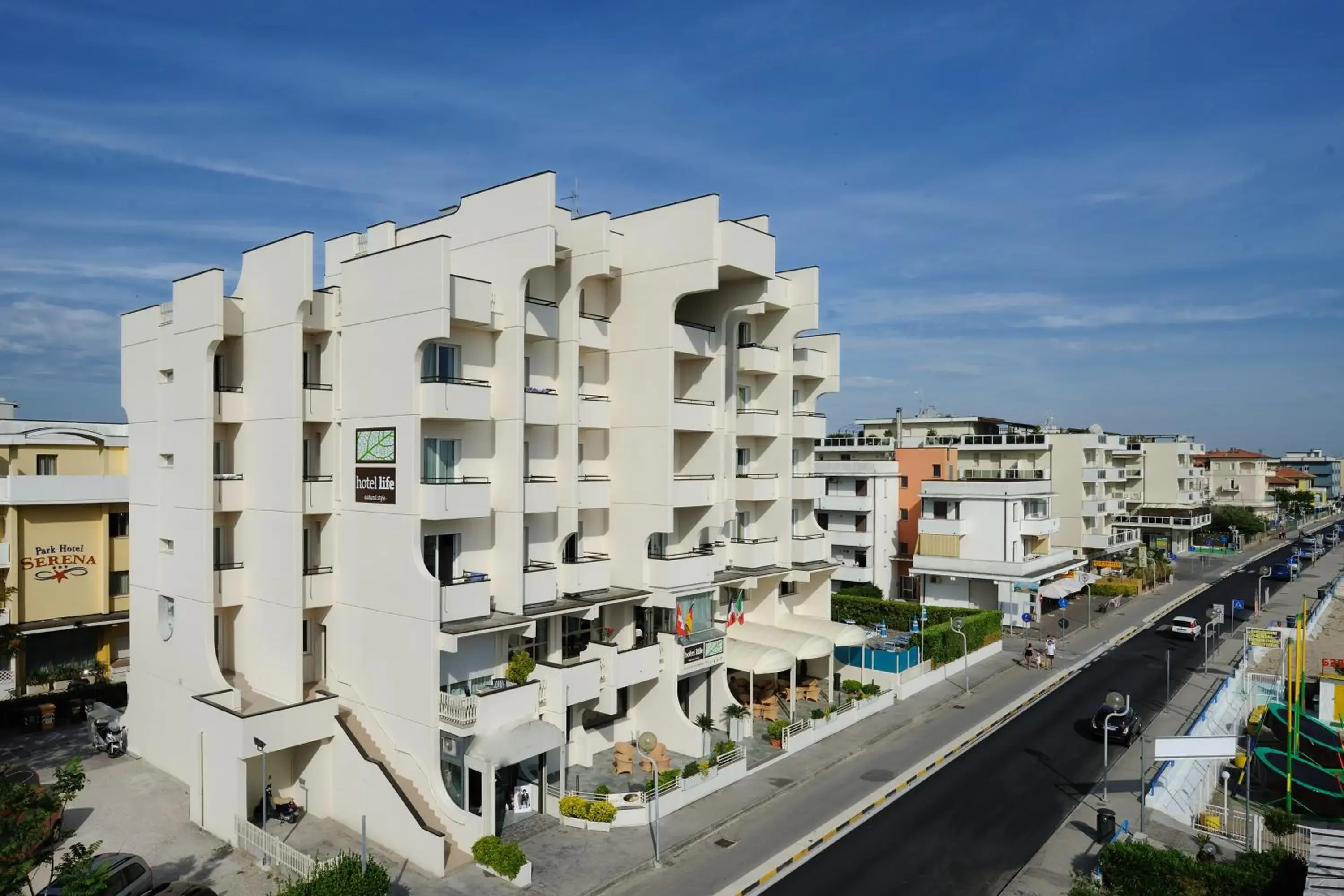 Facade/entrance in Hotel Life