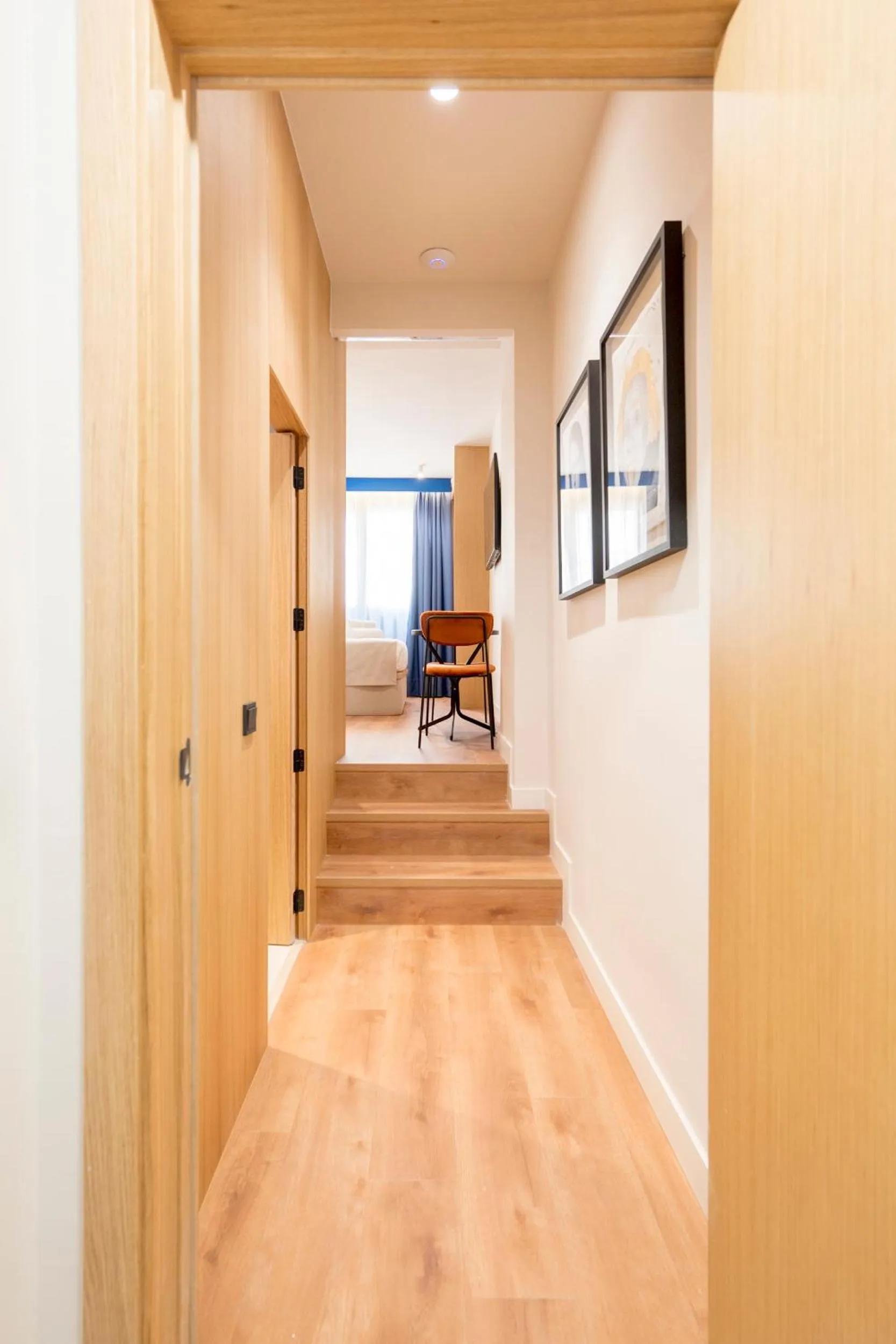 Photo of the whole room in Iconic Suites