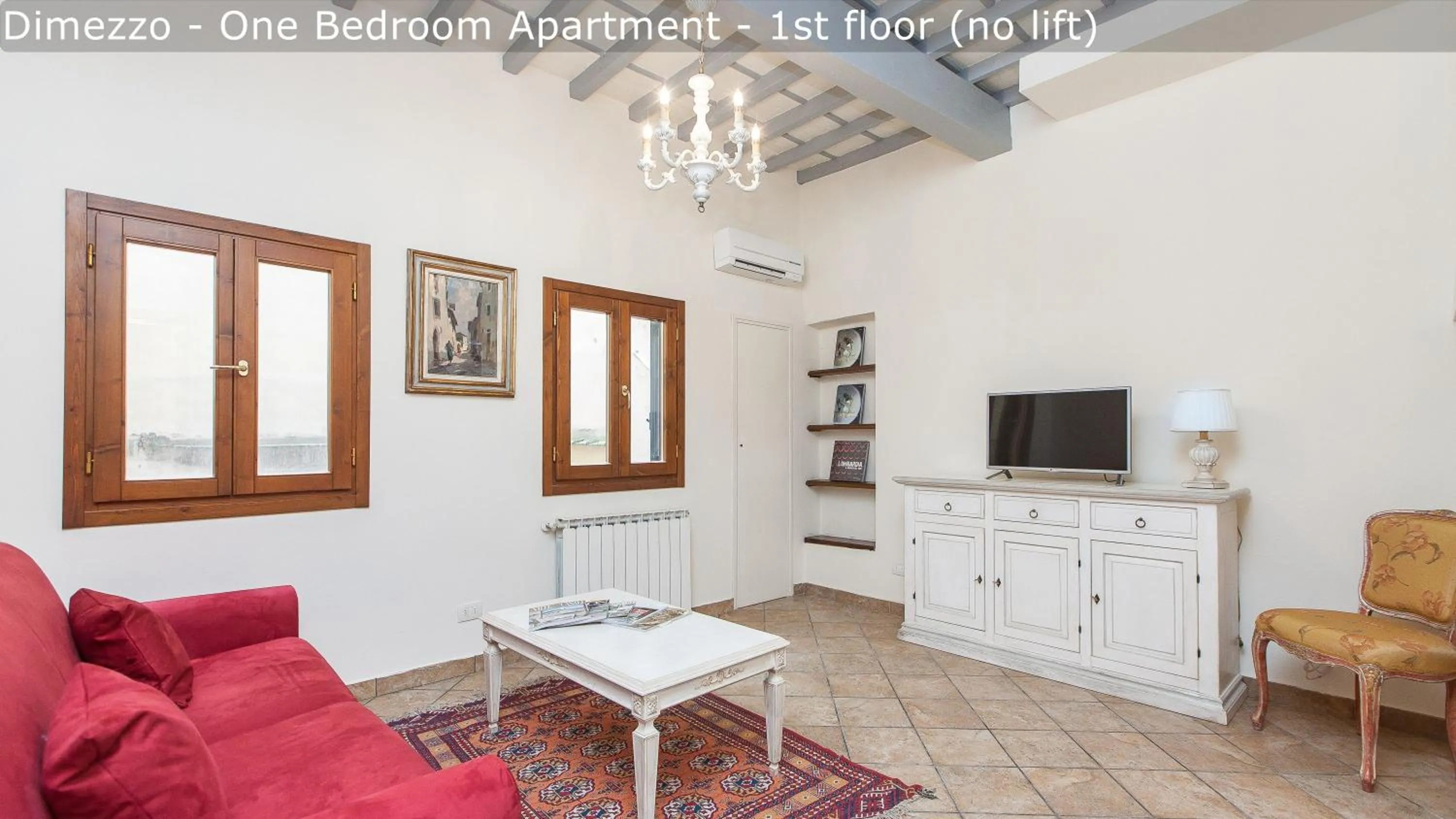 Living room in Palazzuolo Tower Apartments by Mamo Florence