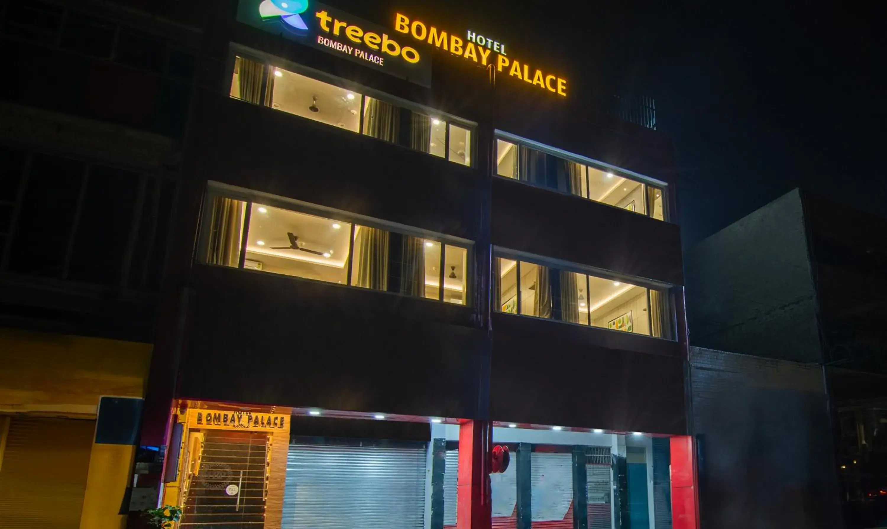 Property building in Treebo Bombay Palace Property building in Treebo Bombay Palace