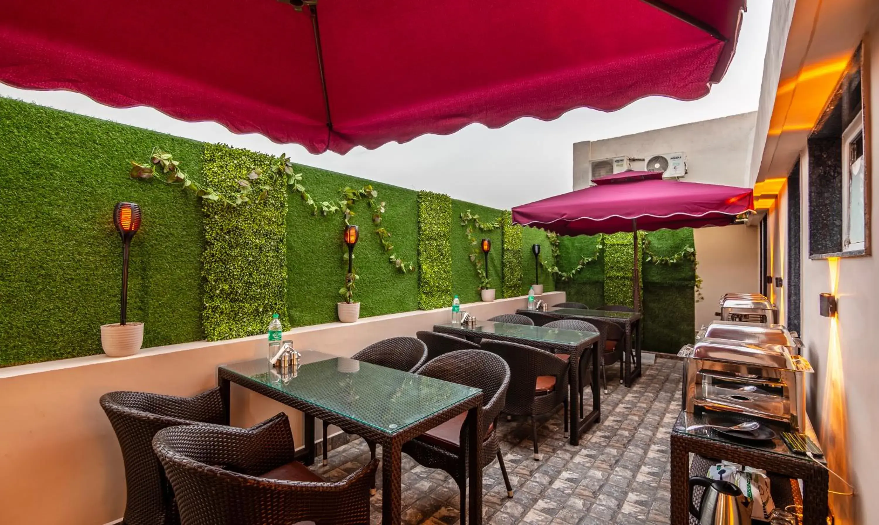 Restaurant/places to eat in Treebo Bombay Palace Restaurant/places to eat in Treebo Bombay Palace