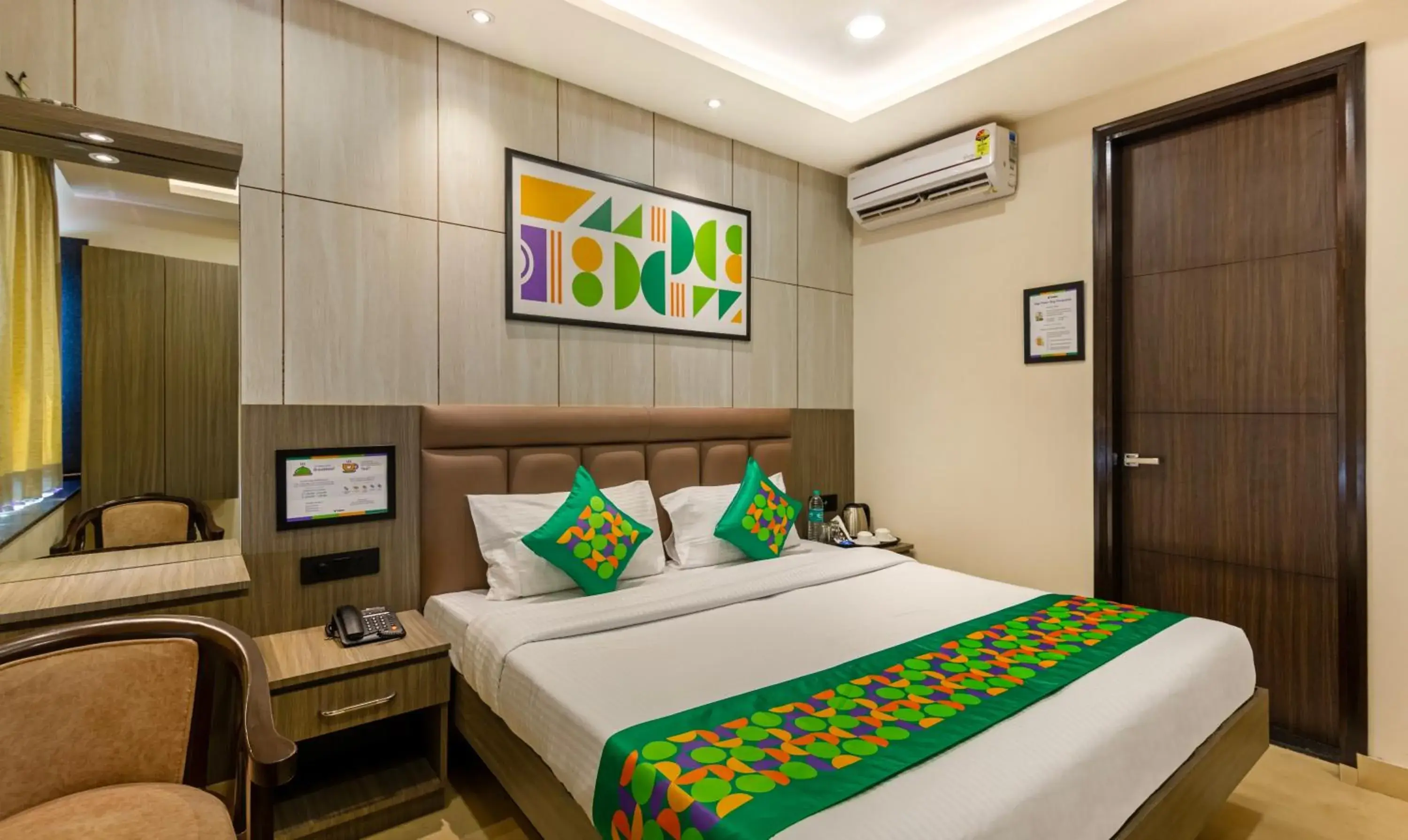 Bedroom, Bed in Treebo Bombay Palace Bedroom, Bed in Treebo Bombay Palace