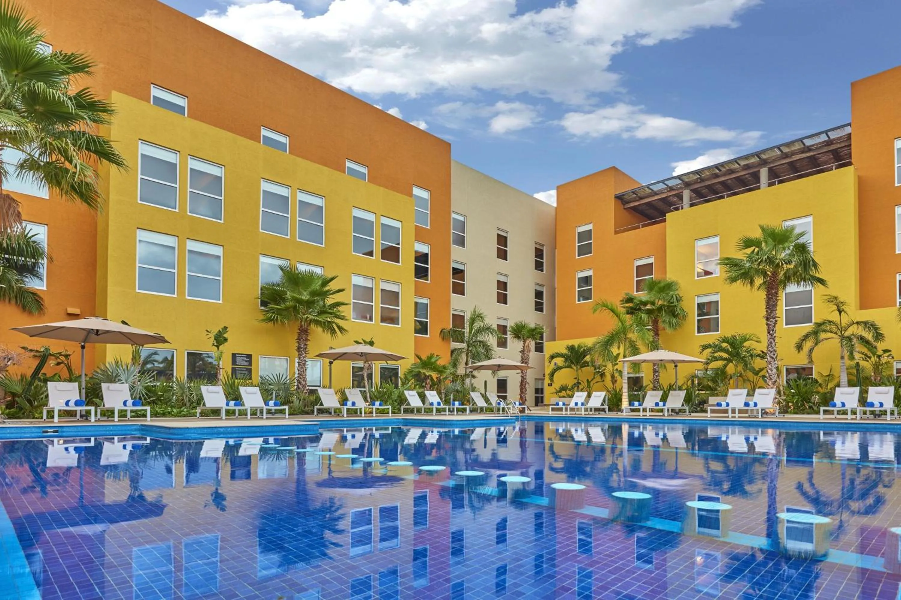 Swimming pool in City Express Suites by Marriott Cabo San Lucas
