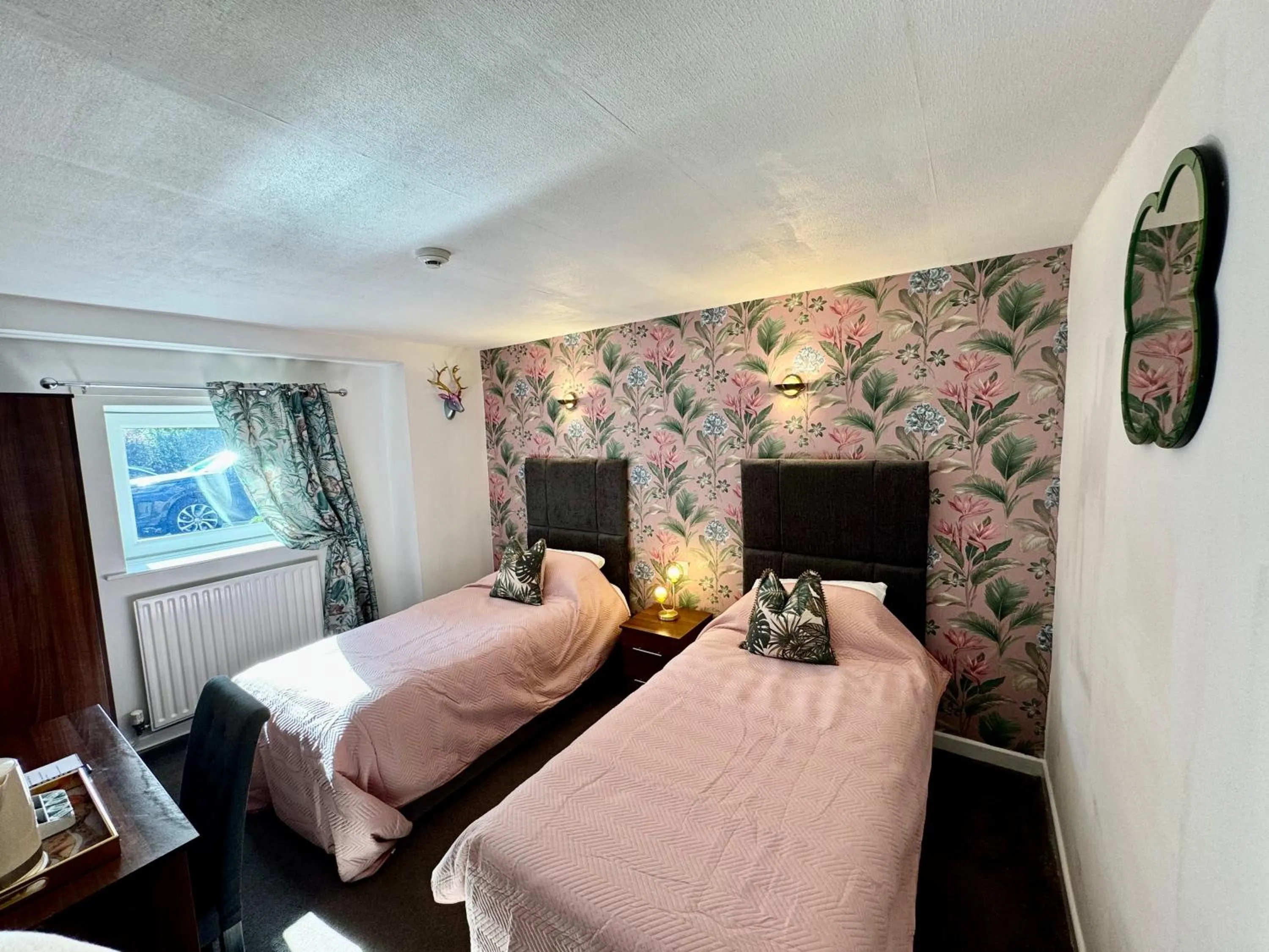 Standard Twin Room in The Old Stone Trough Country Hotel