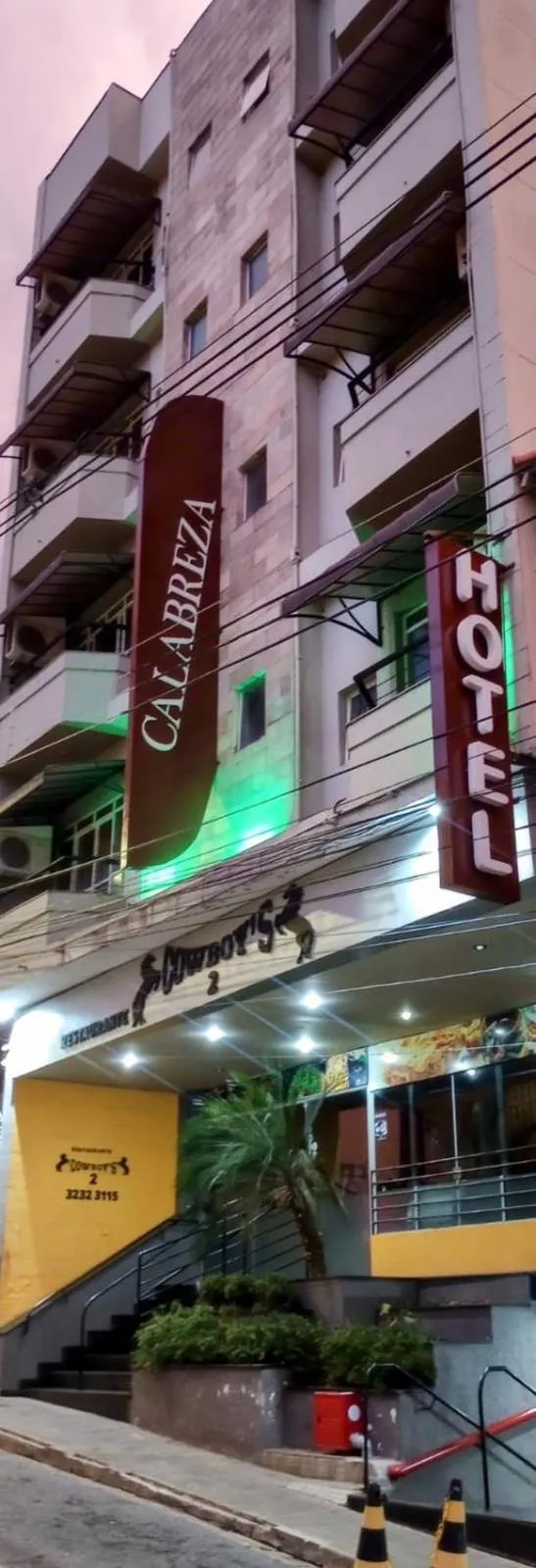 Property building in Calabreza Hotel e Restaurante