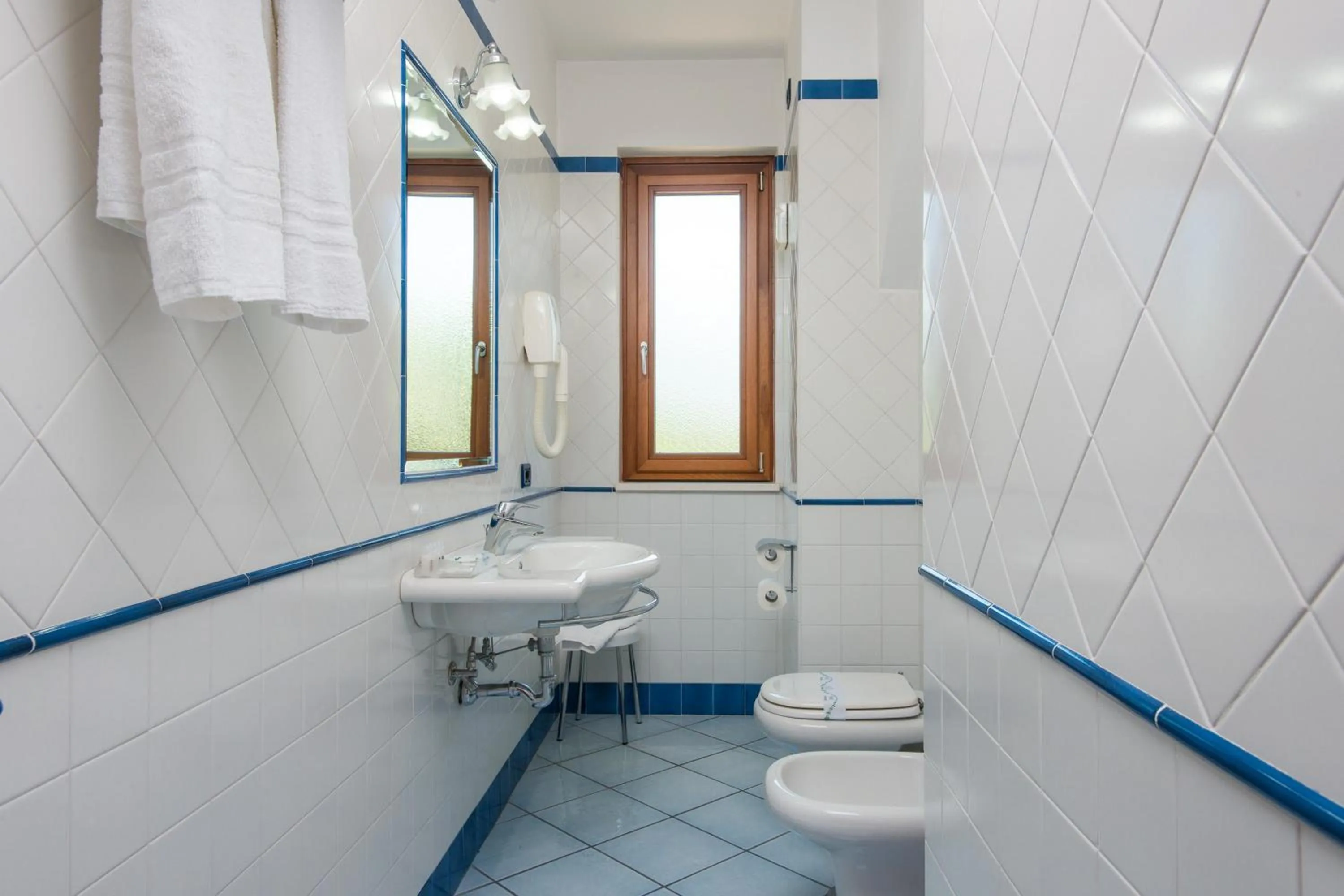 Bathroom in Hotel Villa Albani
