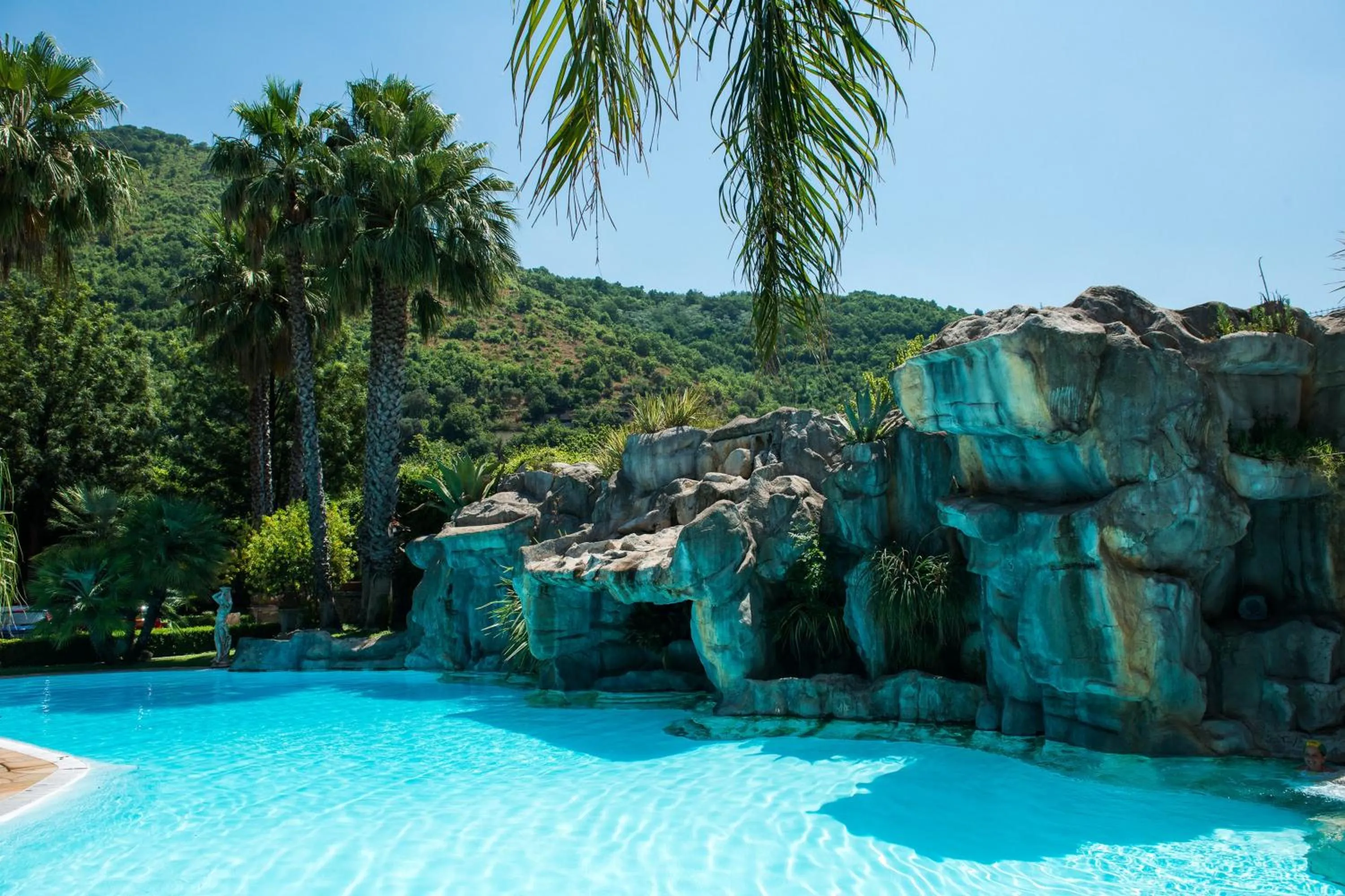 Pool view in Hotel Villa Albani
