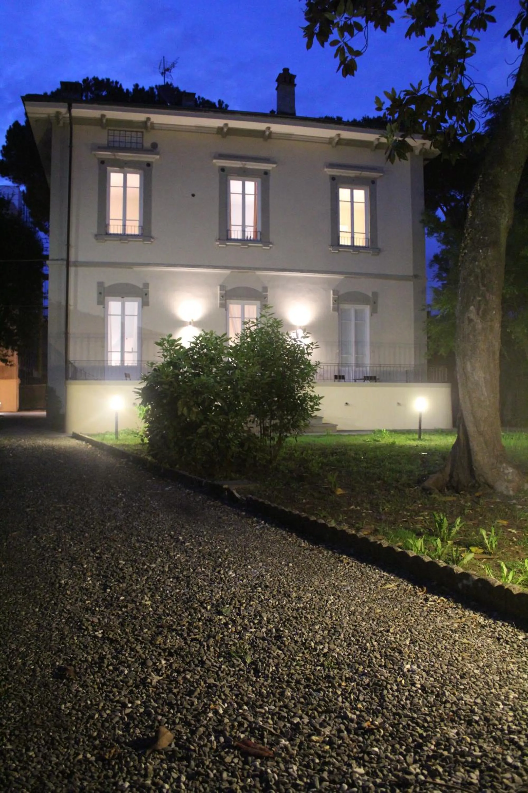 Property building in Lucca in Villa Lucrezia