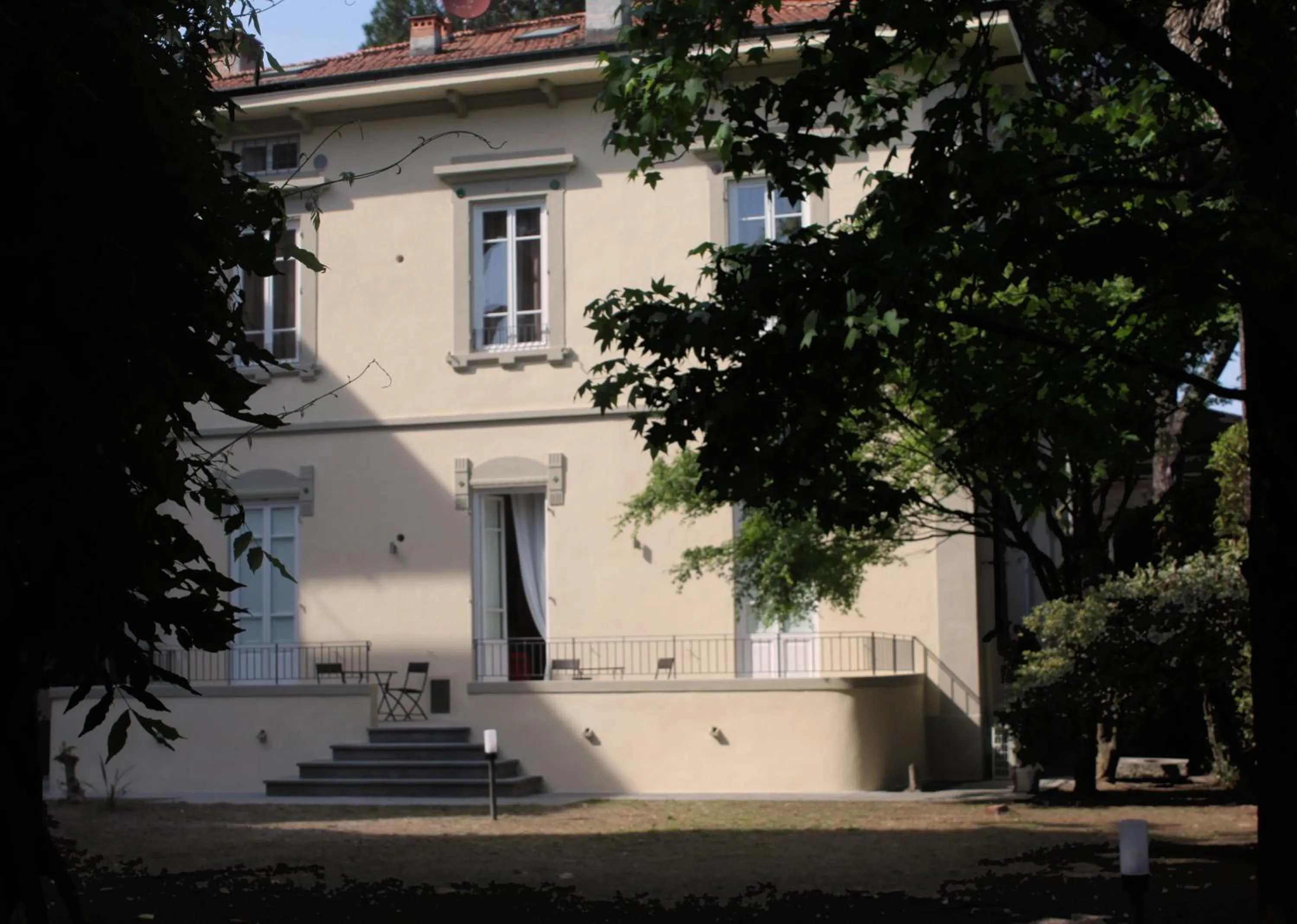 Property building in Lucca in Villa Lucrezia