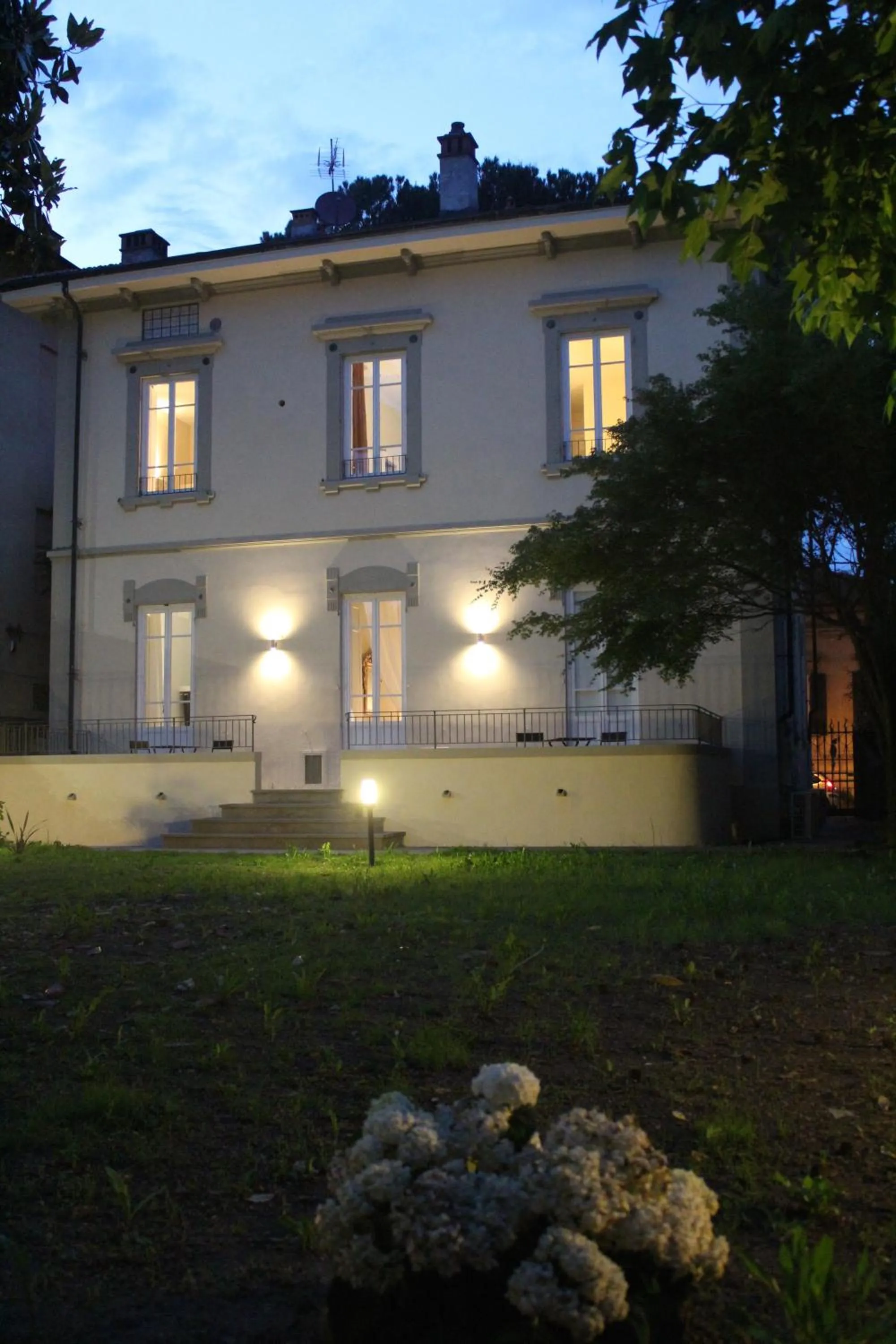 Facade/entrance in Lucca in Villa Lucrezia