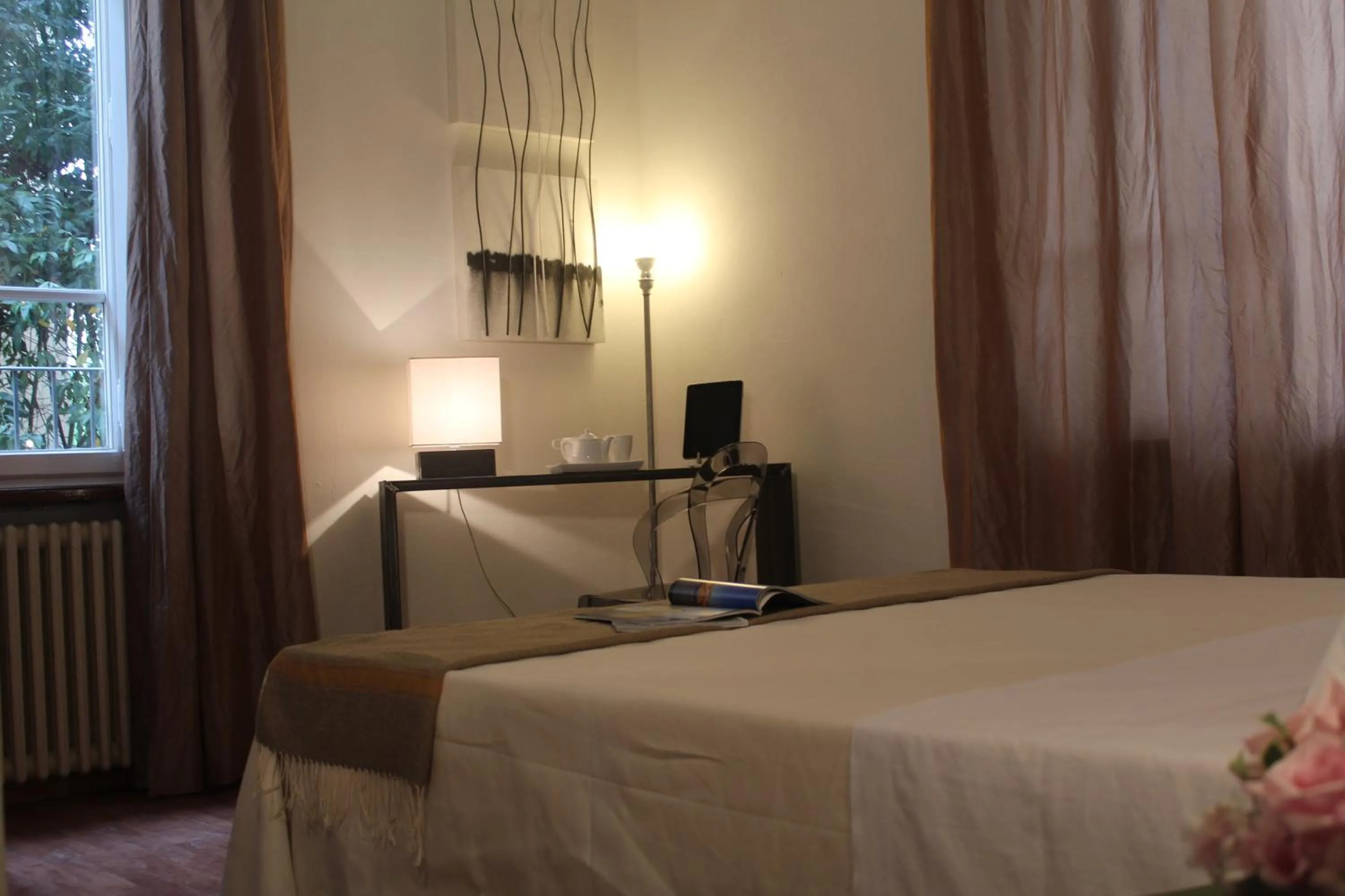 Decorative detail, Bed in Lucca in Villa Lucrezia