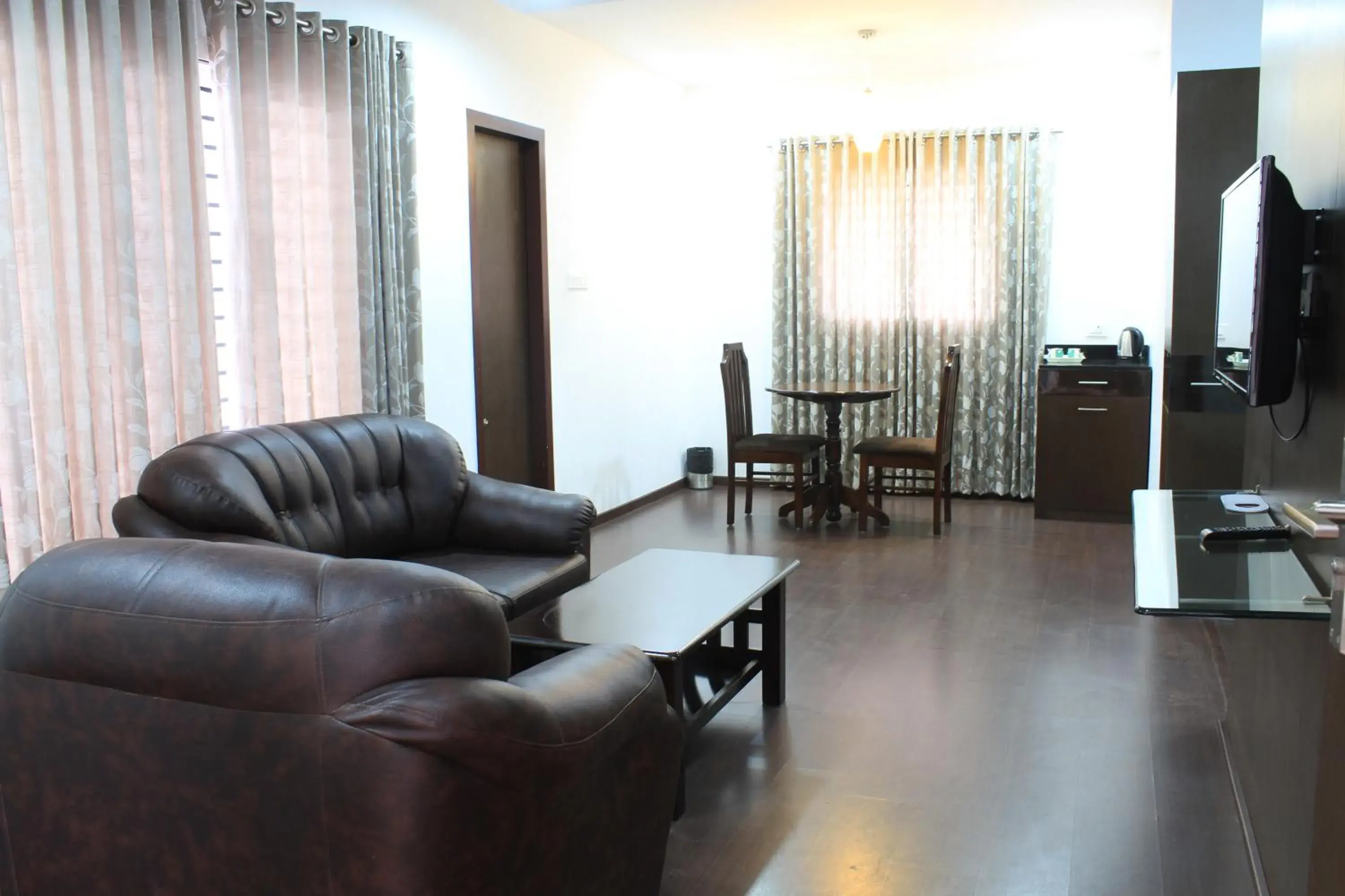 Living room in R T Hill View Living room in R T Hill View