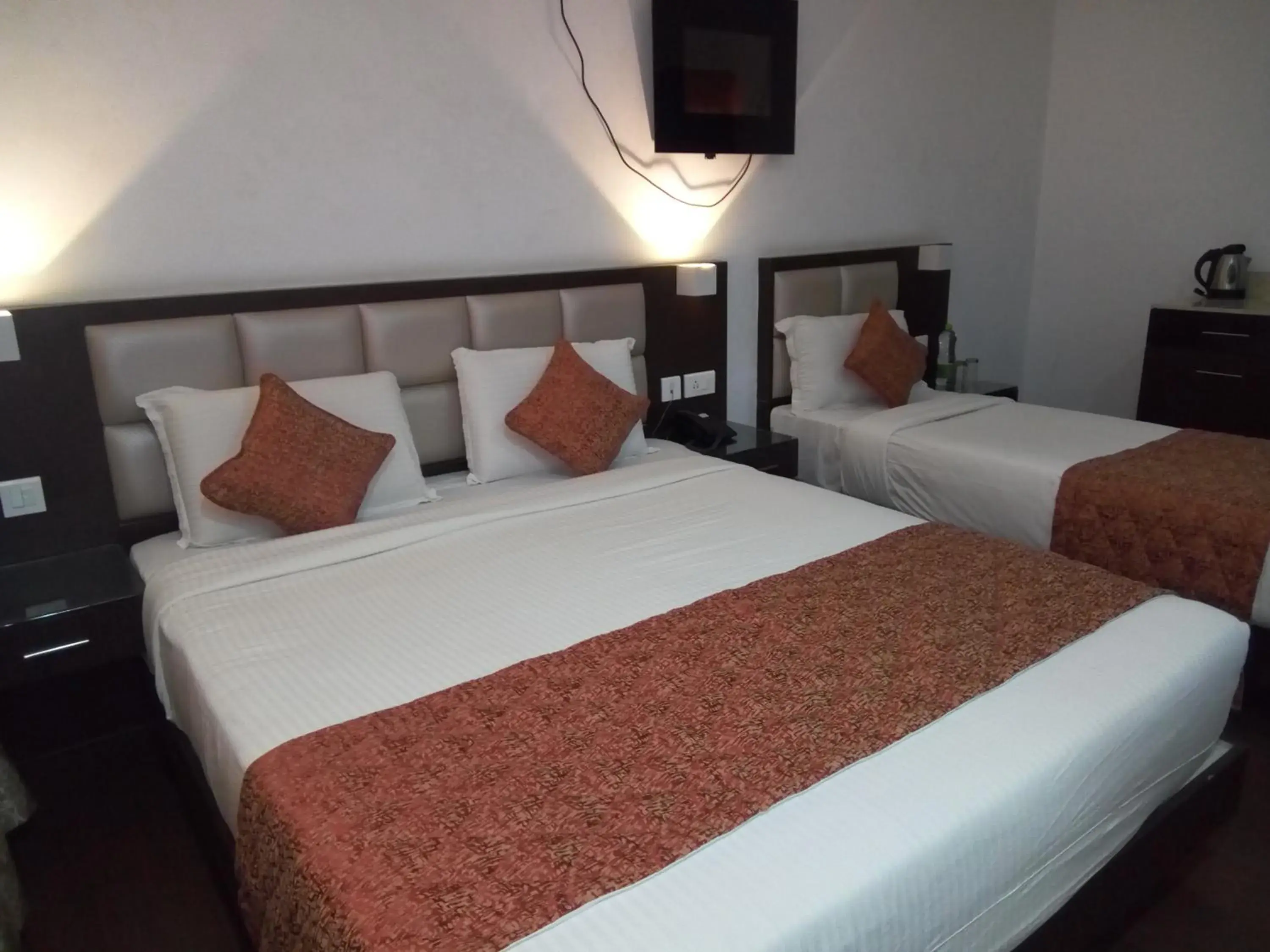 cot, Bed in R T Hill View cot, Bed in R T Hill View