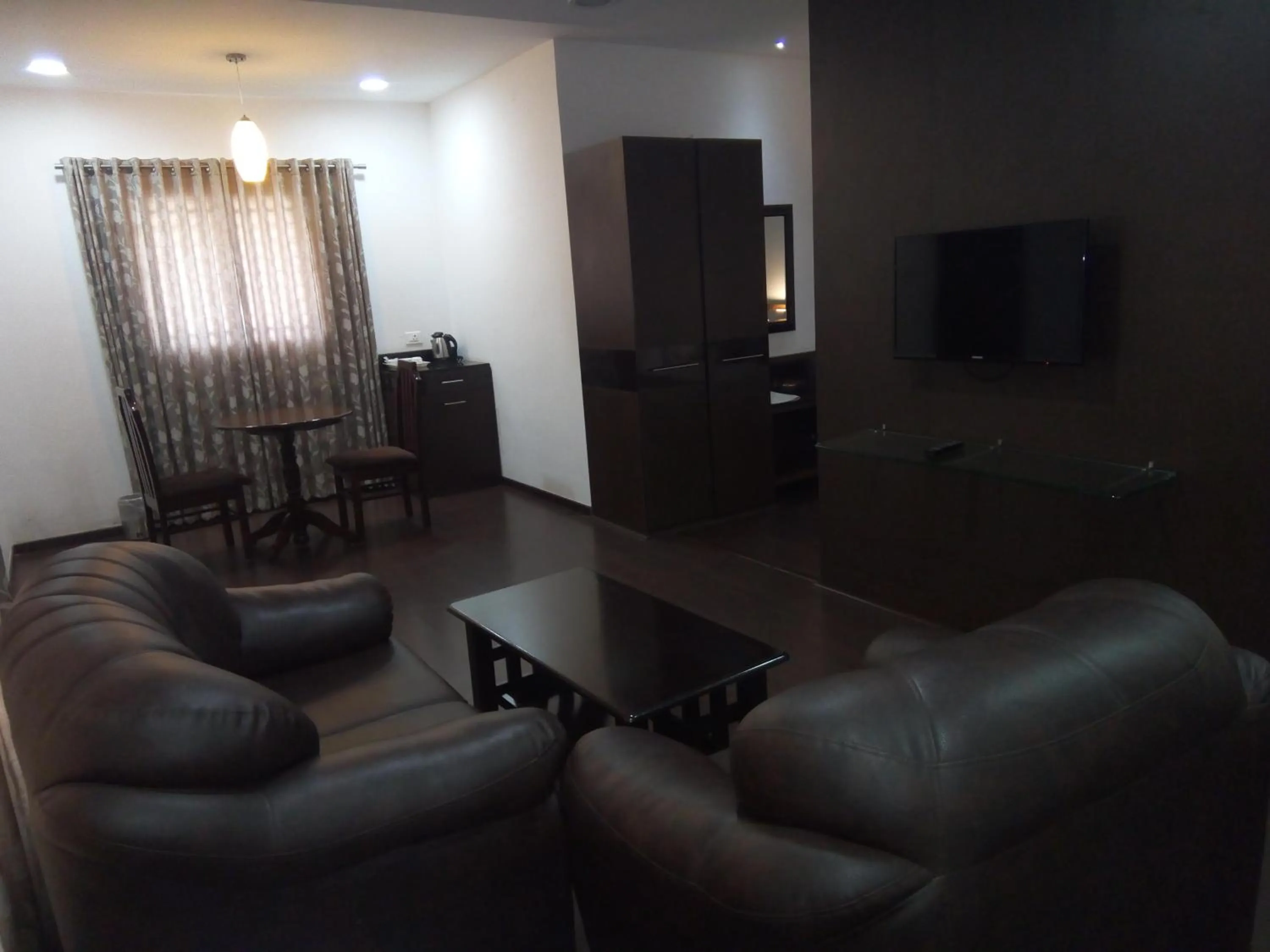 Living room in R T Hill View