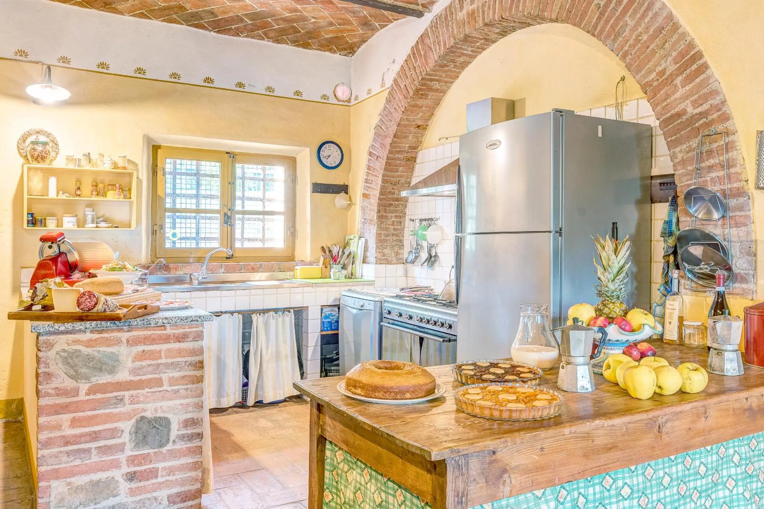 Italian breakfast in Agriturismo Il poggiarello