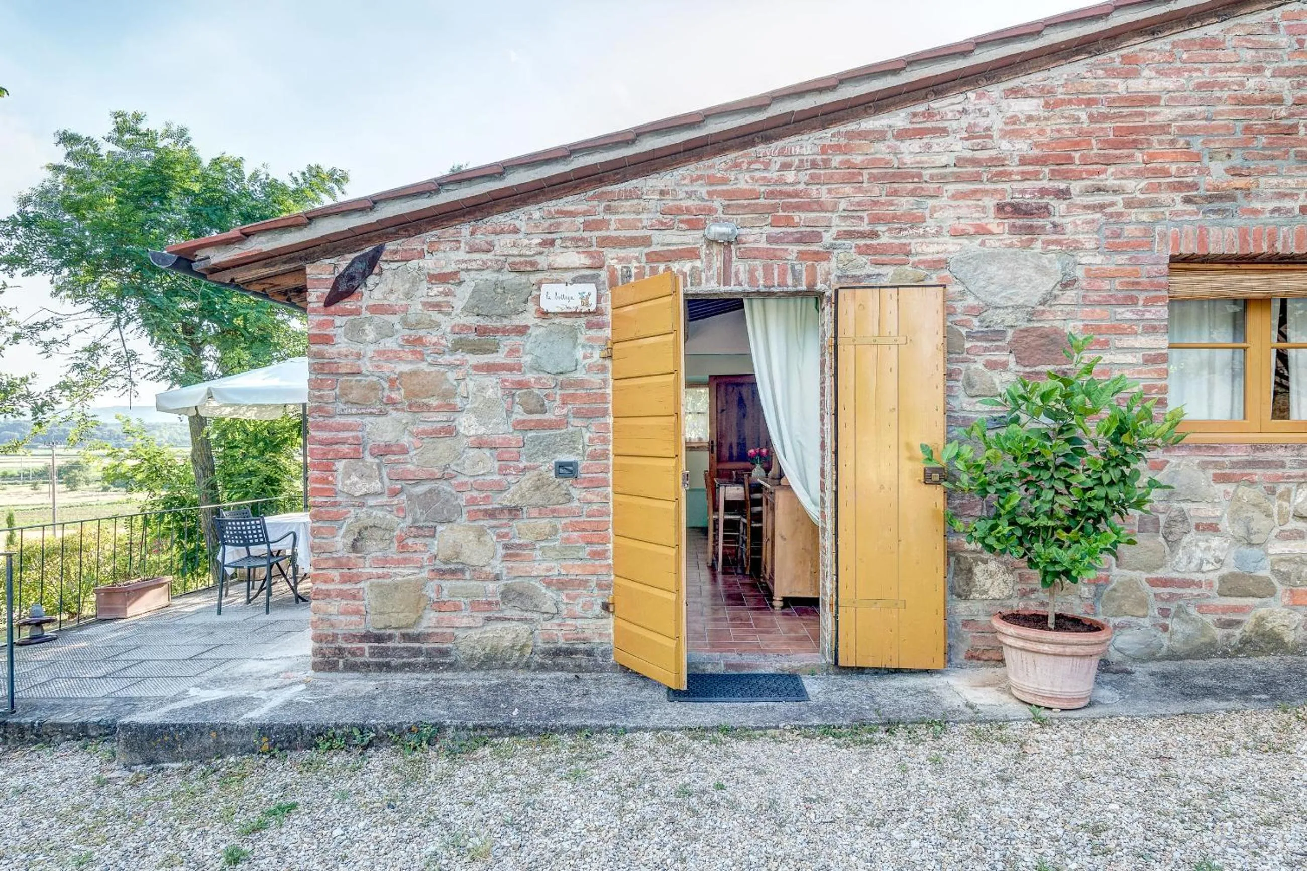Garden view in Agriturismo Il poggiarello