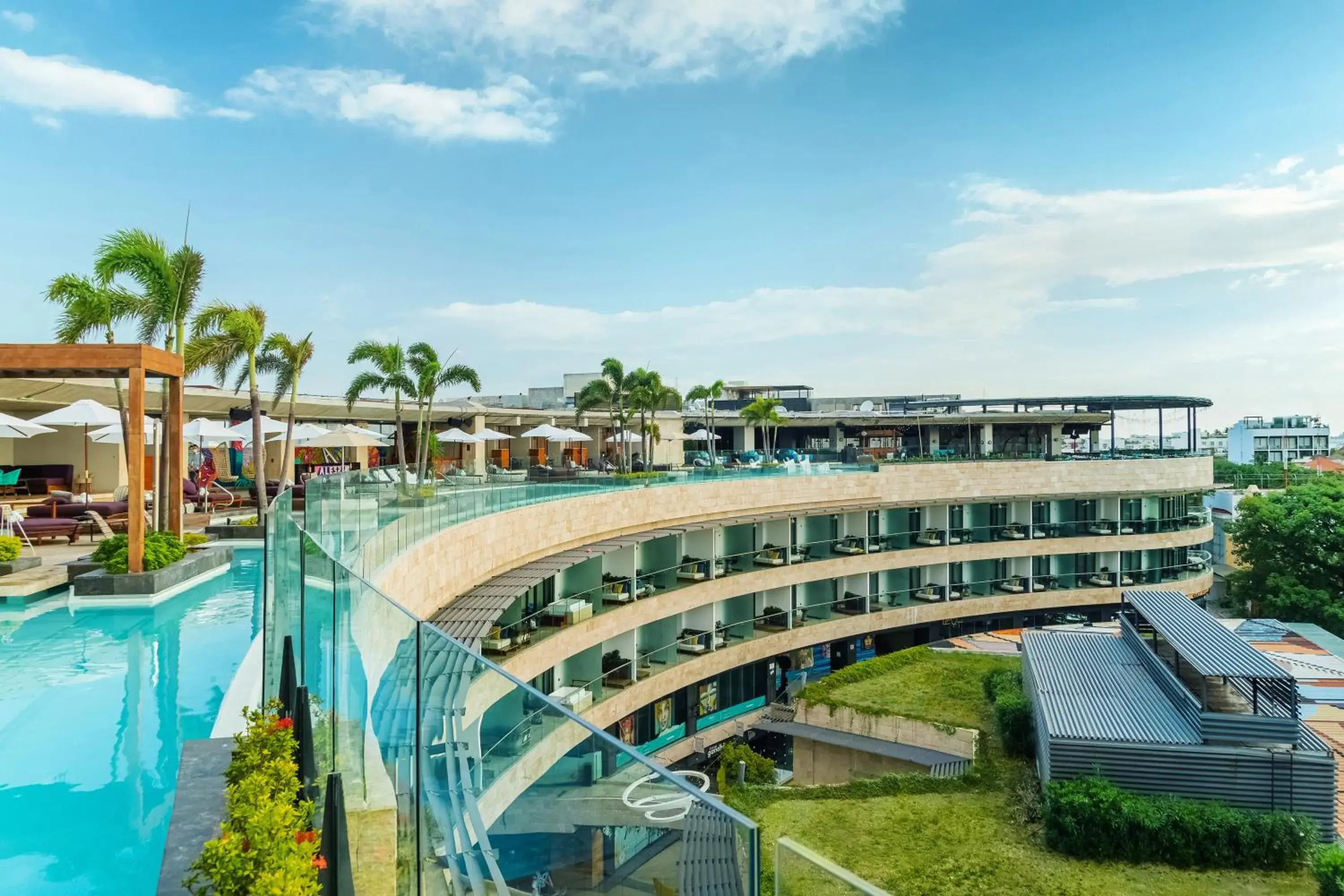 Property building in Thompson Playa Del Carmen Main House, by Hyatt Property building in Thompson Playa Del Carmen Main House, by Hyatt