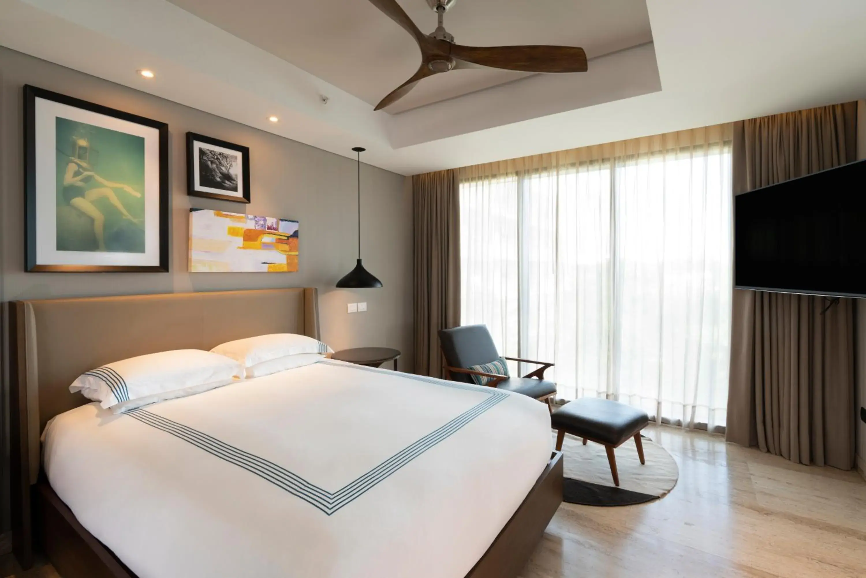 Property building, Bed in Thompson Playa Del Carmen Main House, by Hyatt Property building, Bed in Thompson Playa Del Carmen Main House, by Hyatt