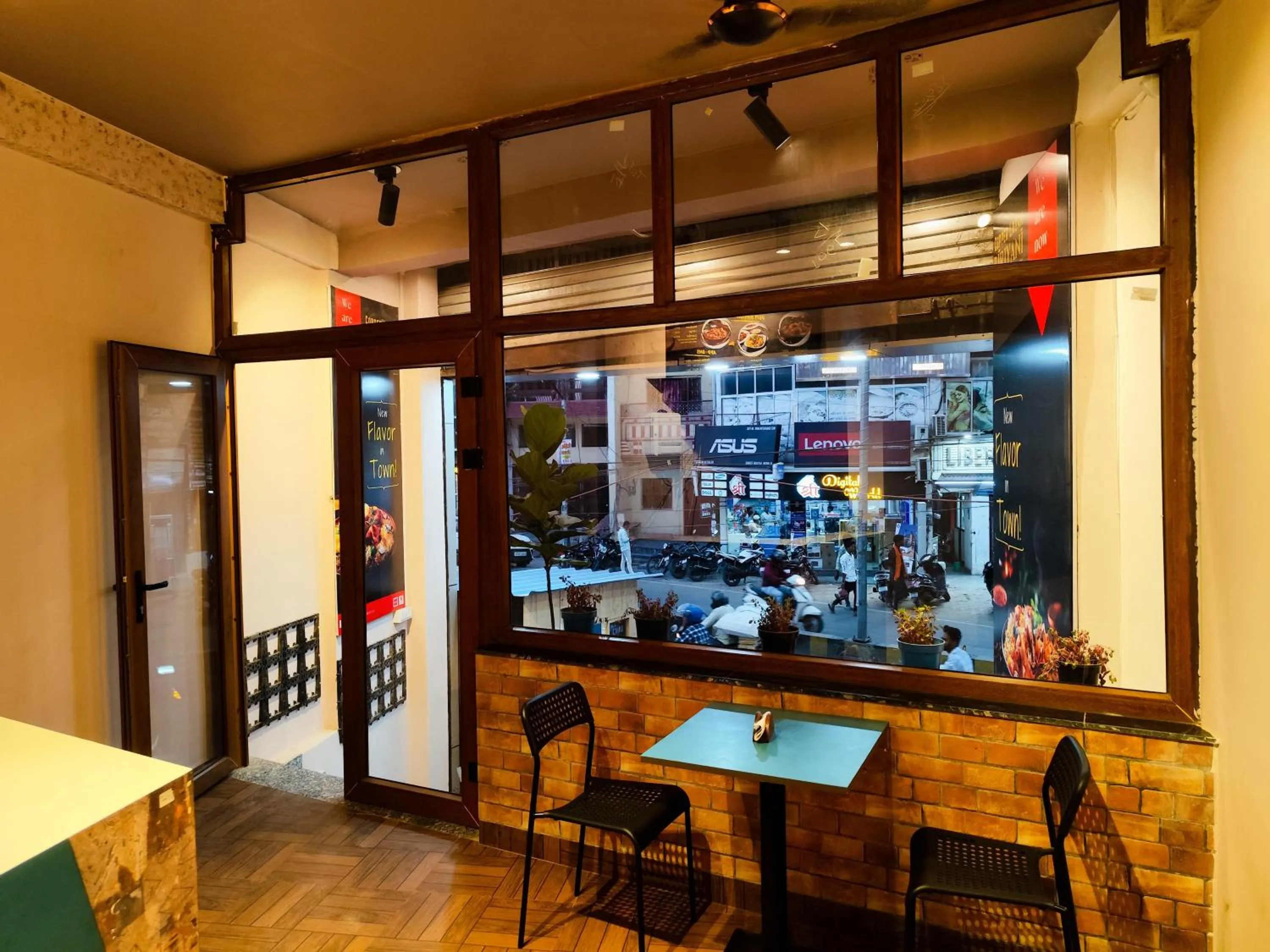 Restaurant/places to eat in C2 Pods