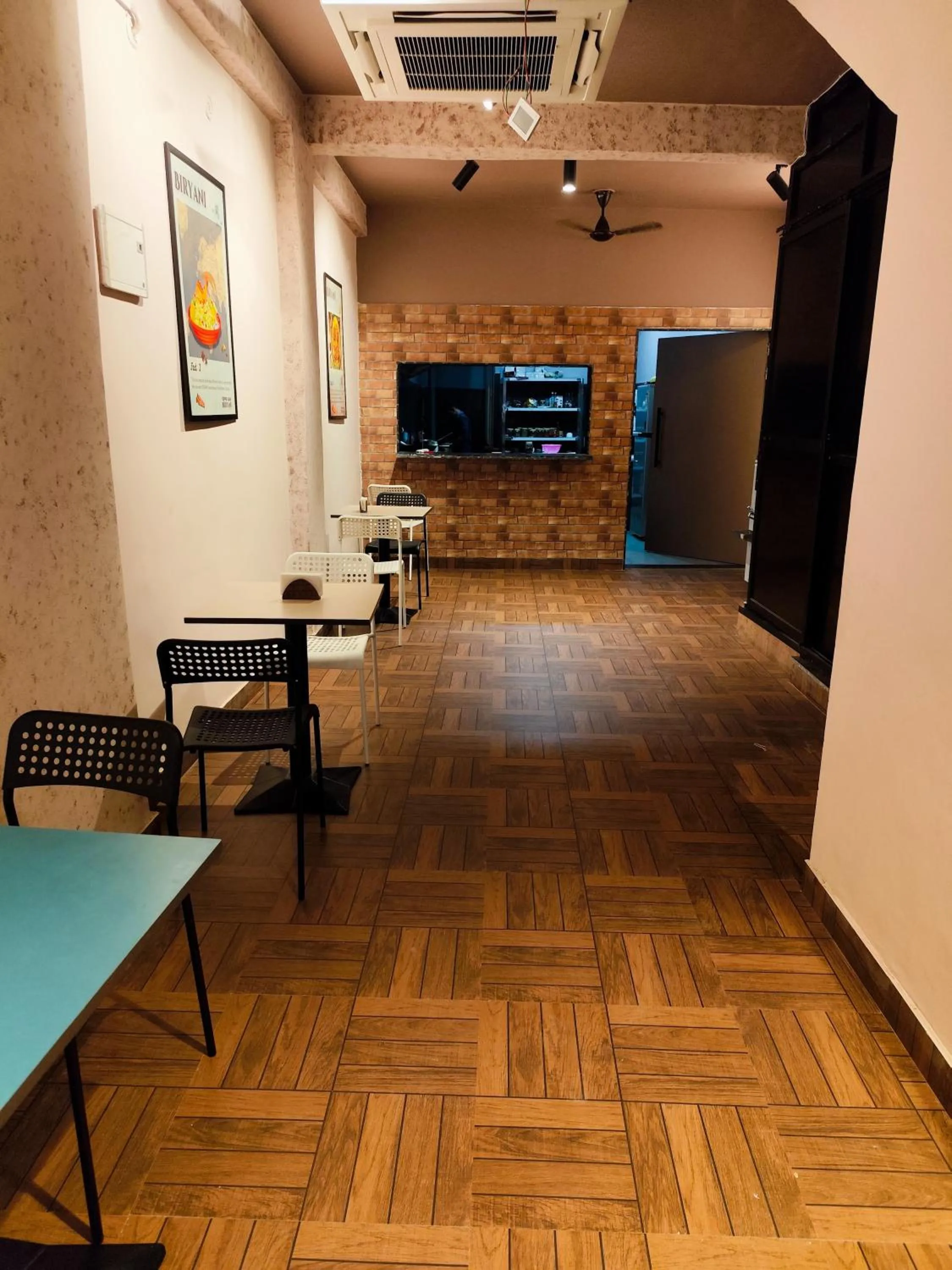 Restaurant/places to eat in C2 Pods