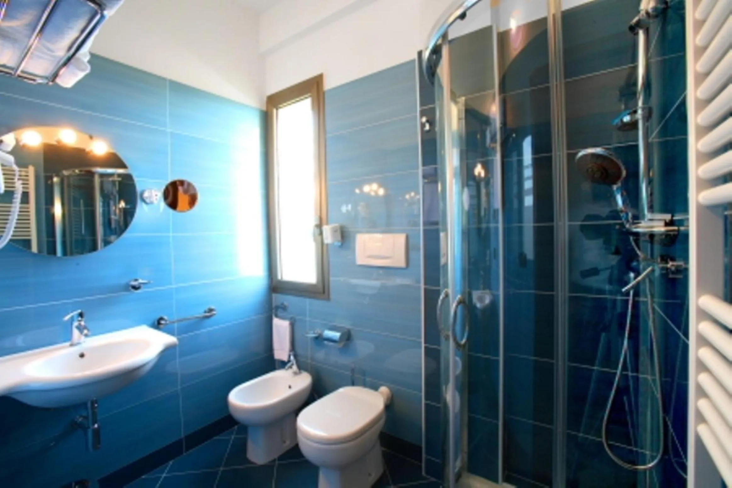 Bathroom in Hotel Posidonia