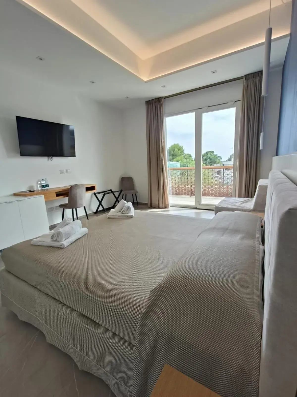 Deluxe Room in Hotel Posidonia Deluxe Room in Hotel Posidonia