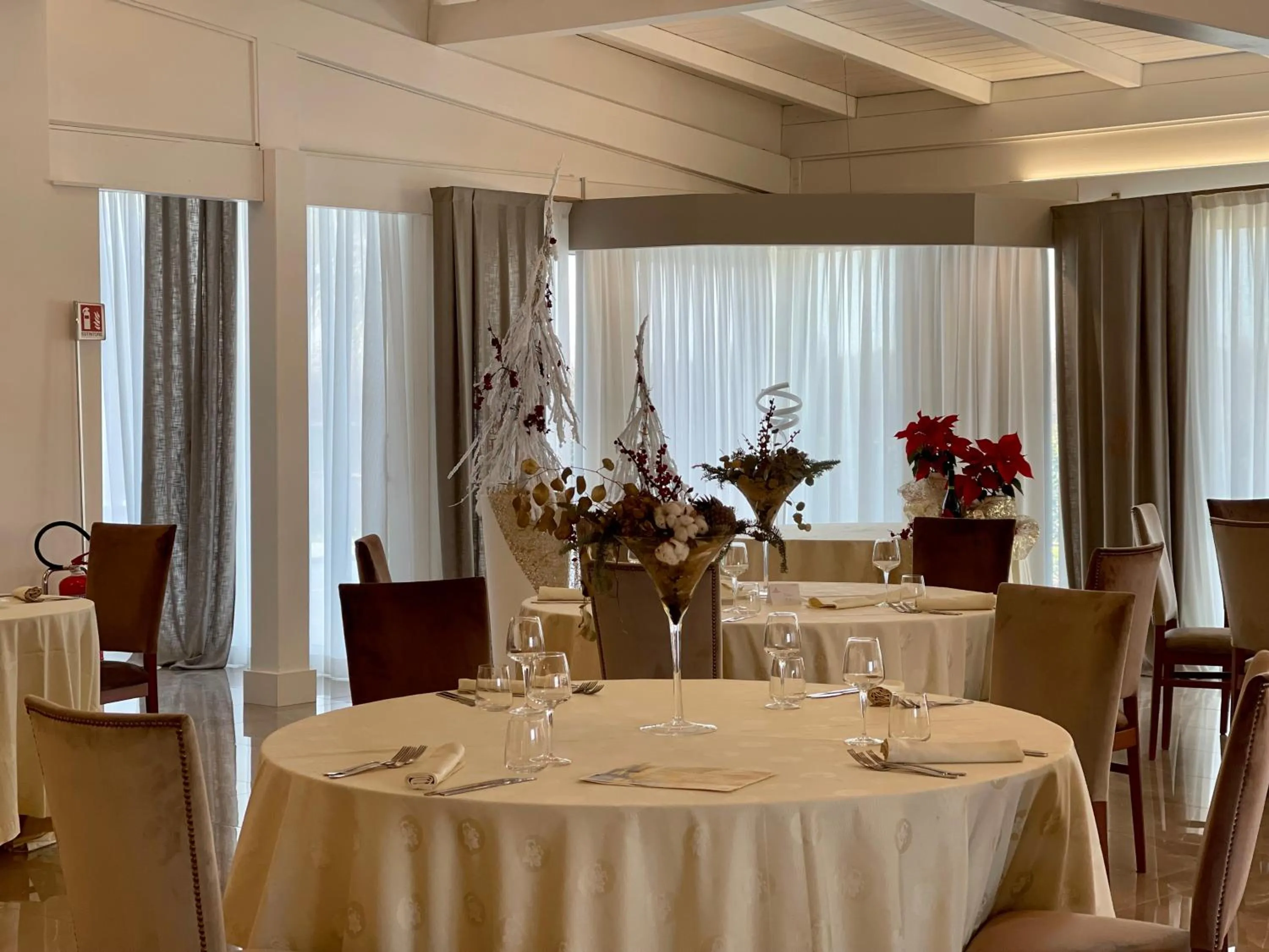 Restaurant/places to eat in Hotel Posidonia