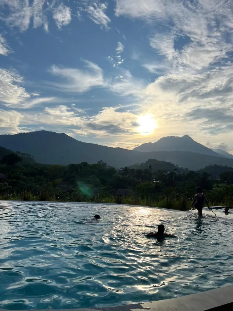 Swimming pool in Mật Retreat