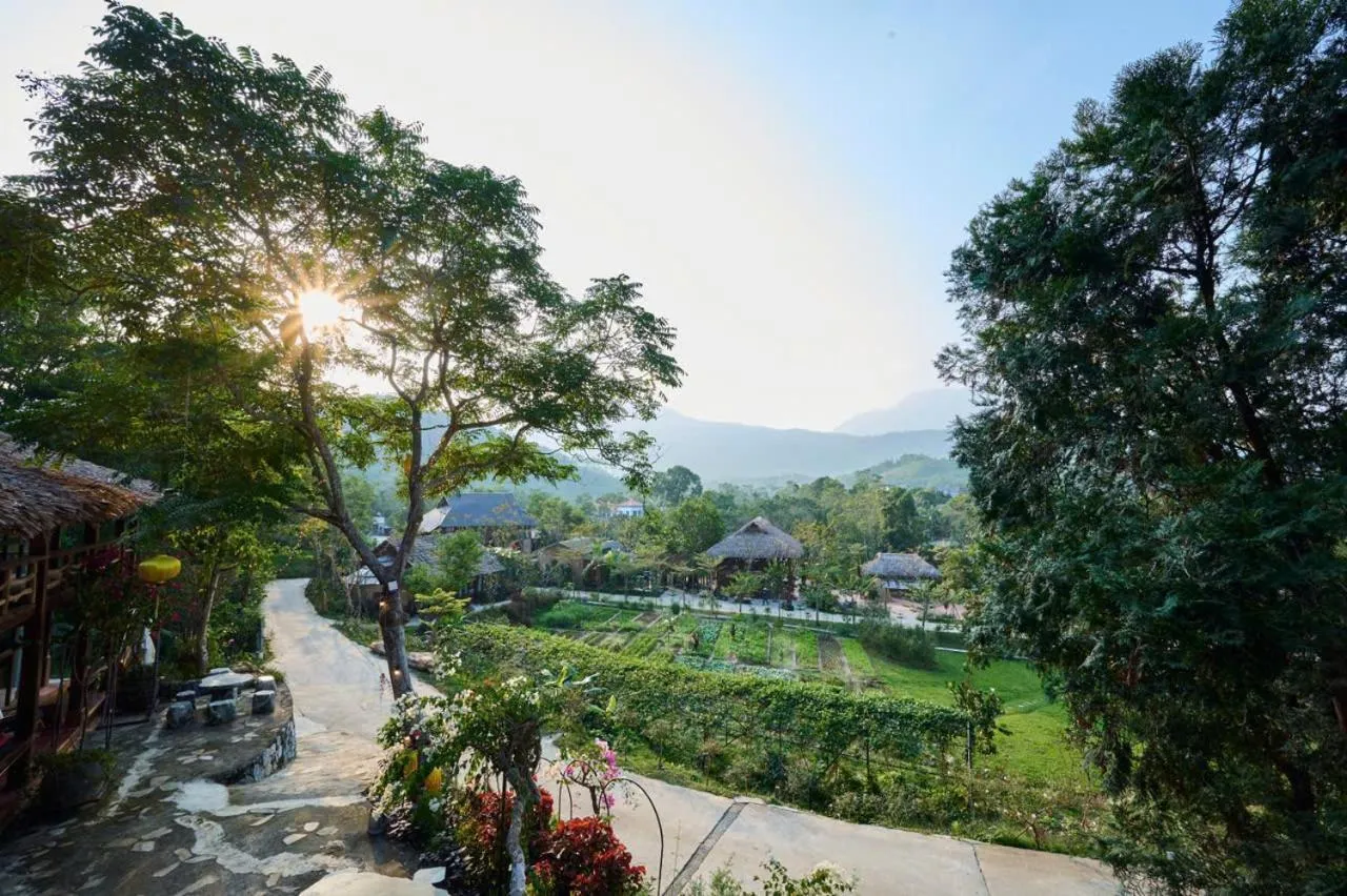 Garden in Mật Retreat