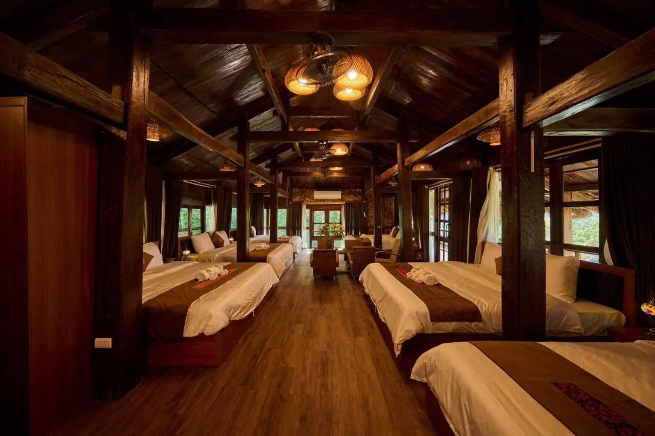 Bed in Mật Retreat