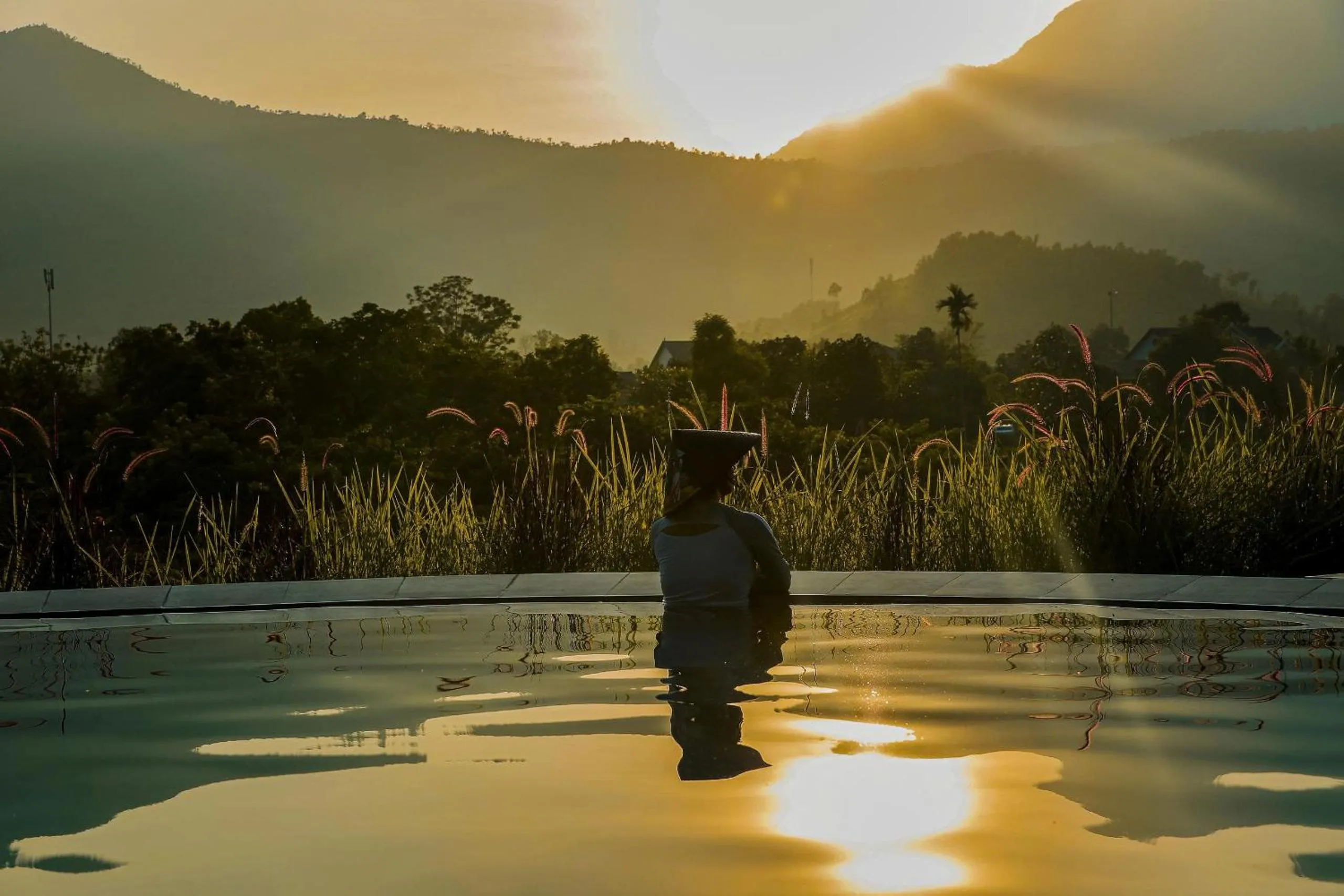 Swimming pool in Mật Retreat